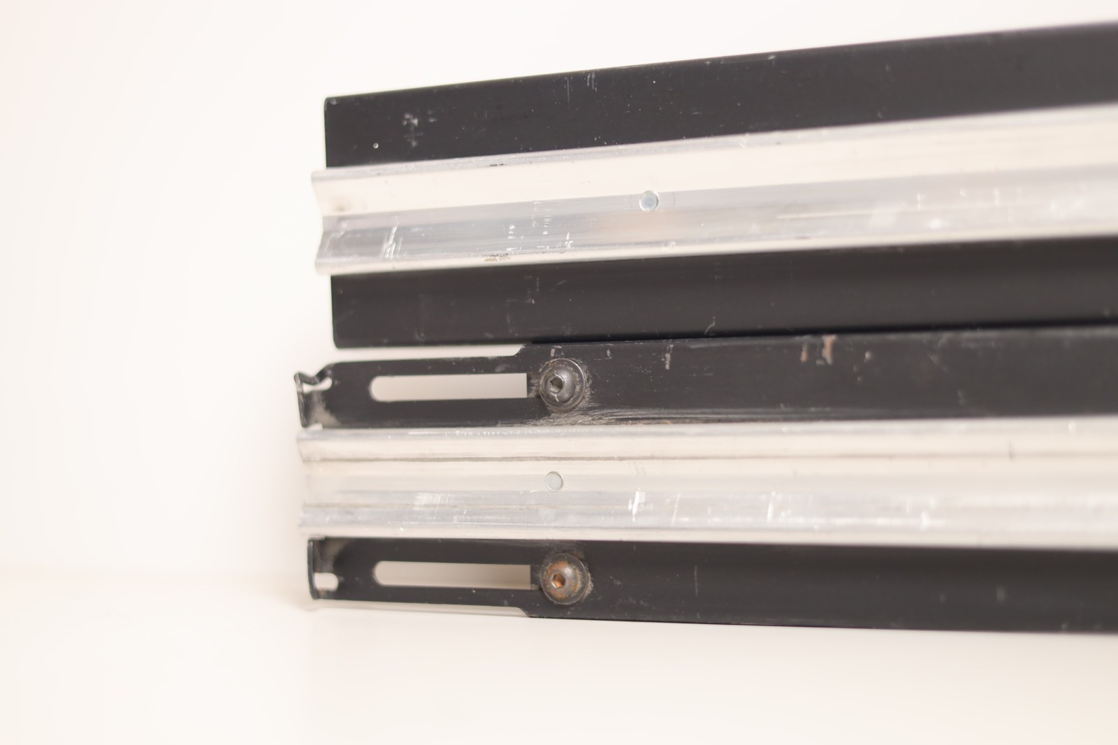 Middle Atlantic TRACK50 AXS Service Tracks 50 Inch w801