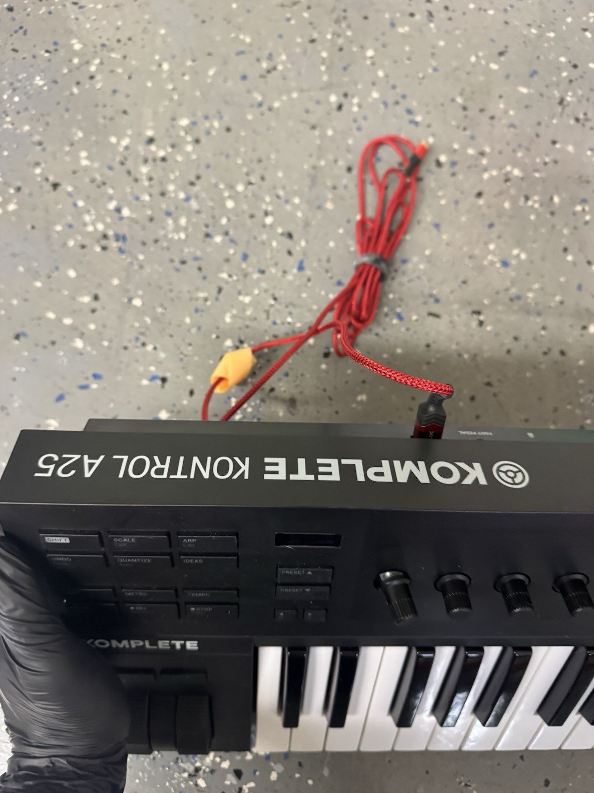 Native Instruments Komplete Kontrol A25 MIDI Keyboard Controller Semi-weighted