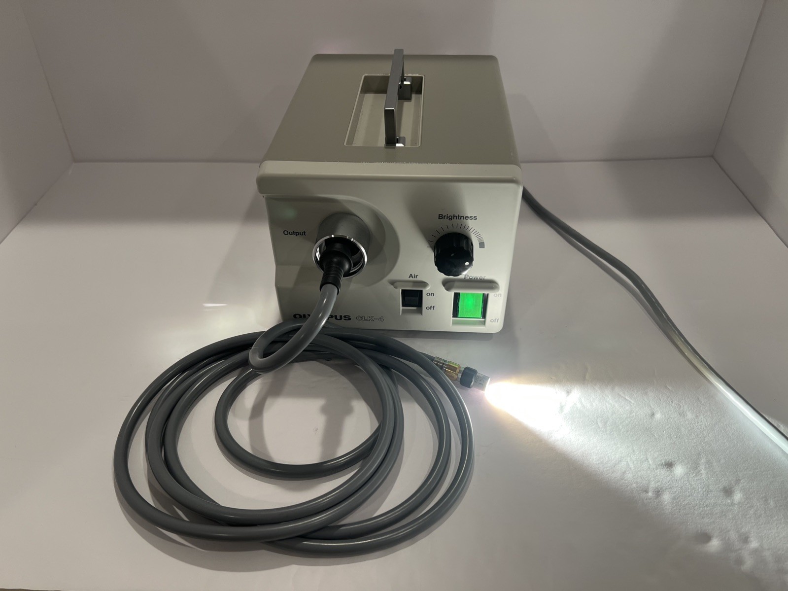 Olympus CLK-4 Halogen Light Source with air pump includes WA03310A light cable