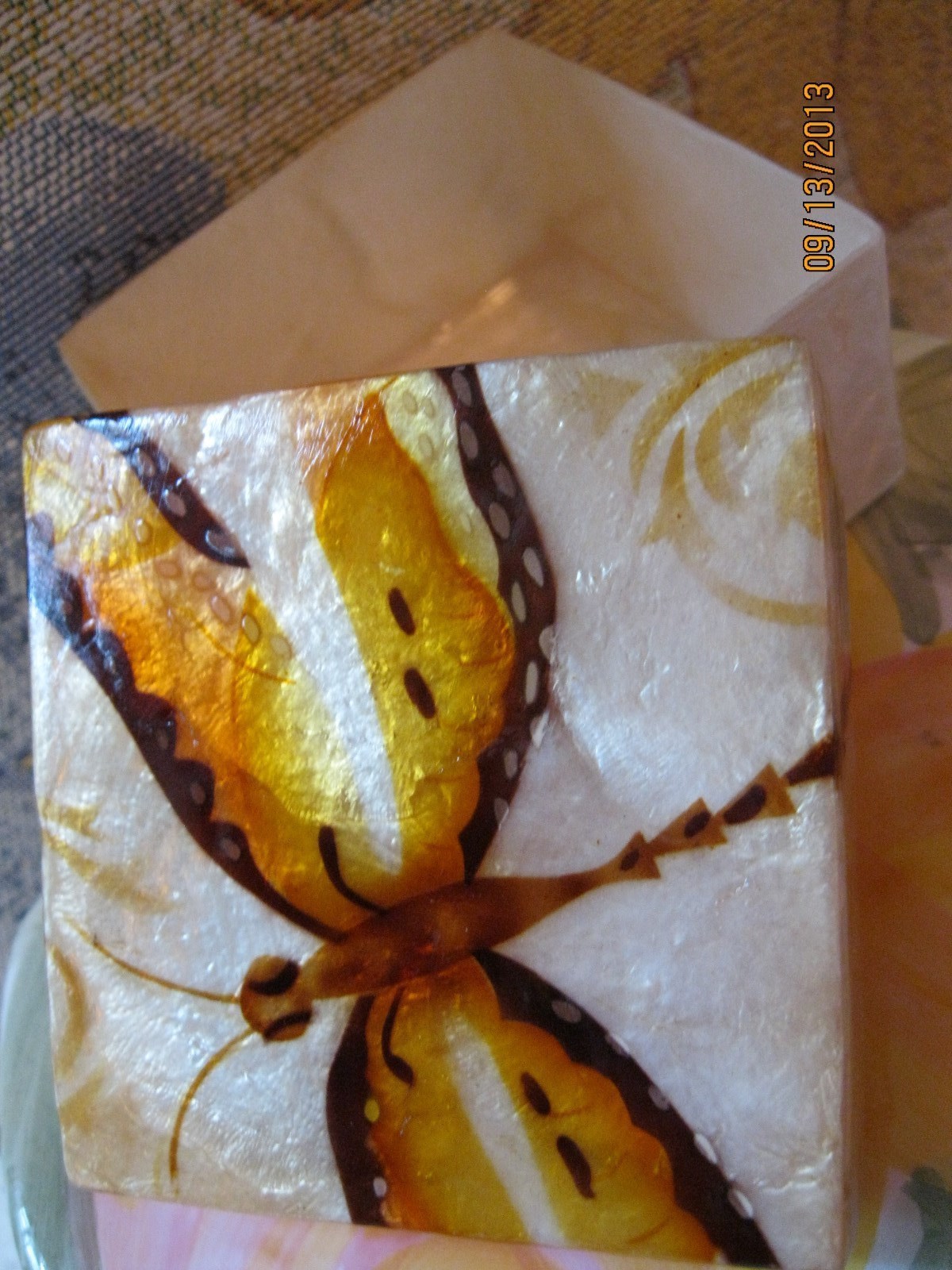 1740F * DRAGONFLY ~ ORANGE ~ CAPIZ SHELL TRINKET BOX