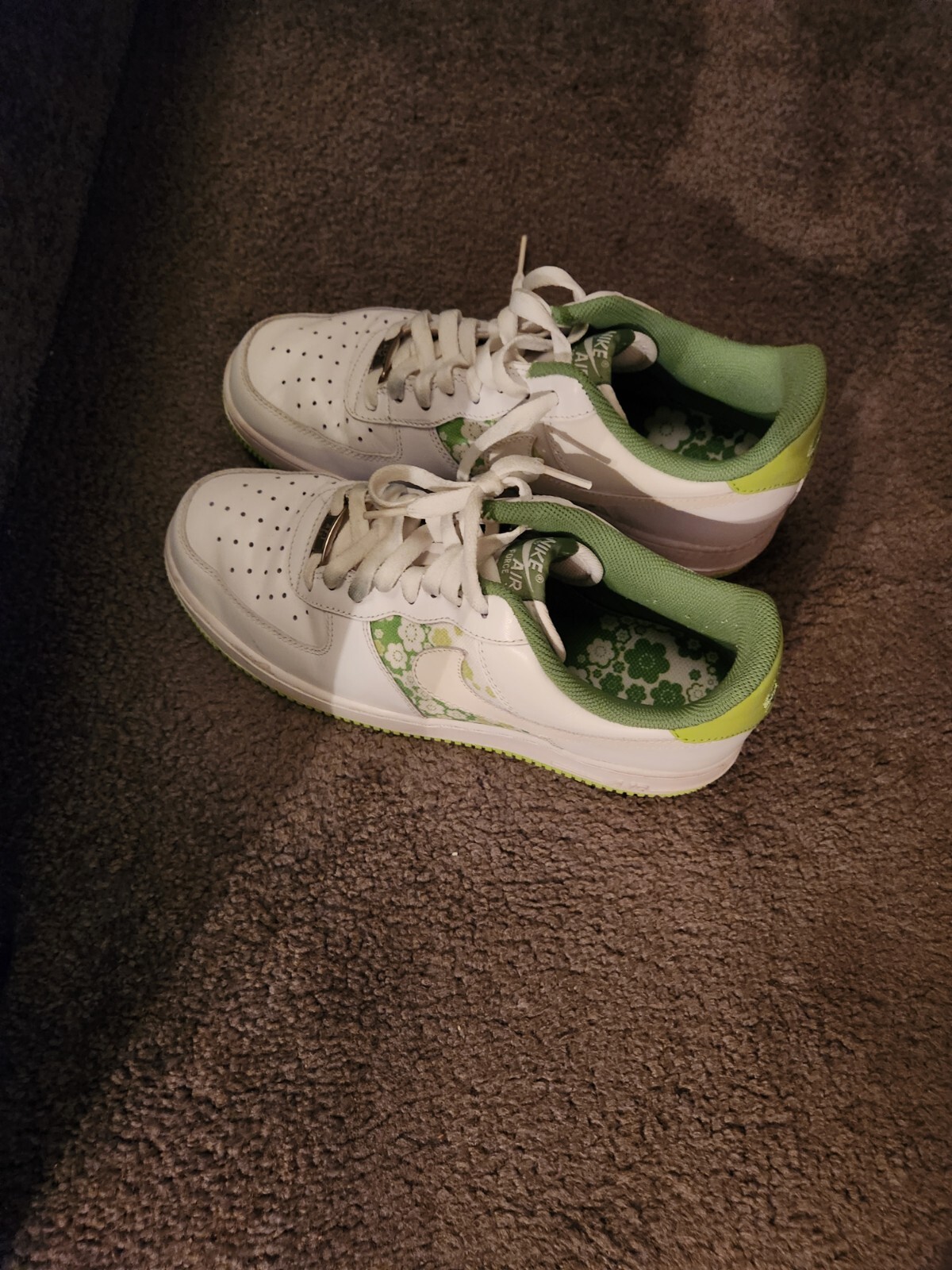 Womens Nike Air Sneakers Size 10