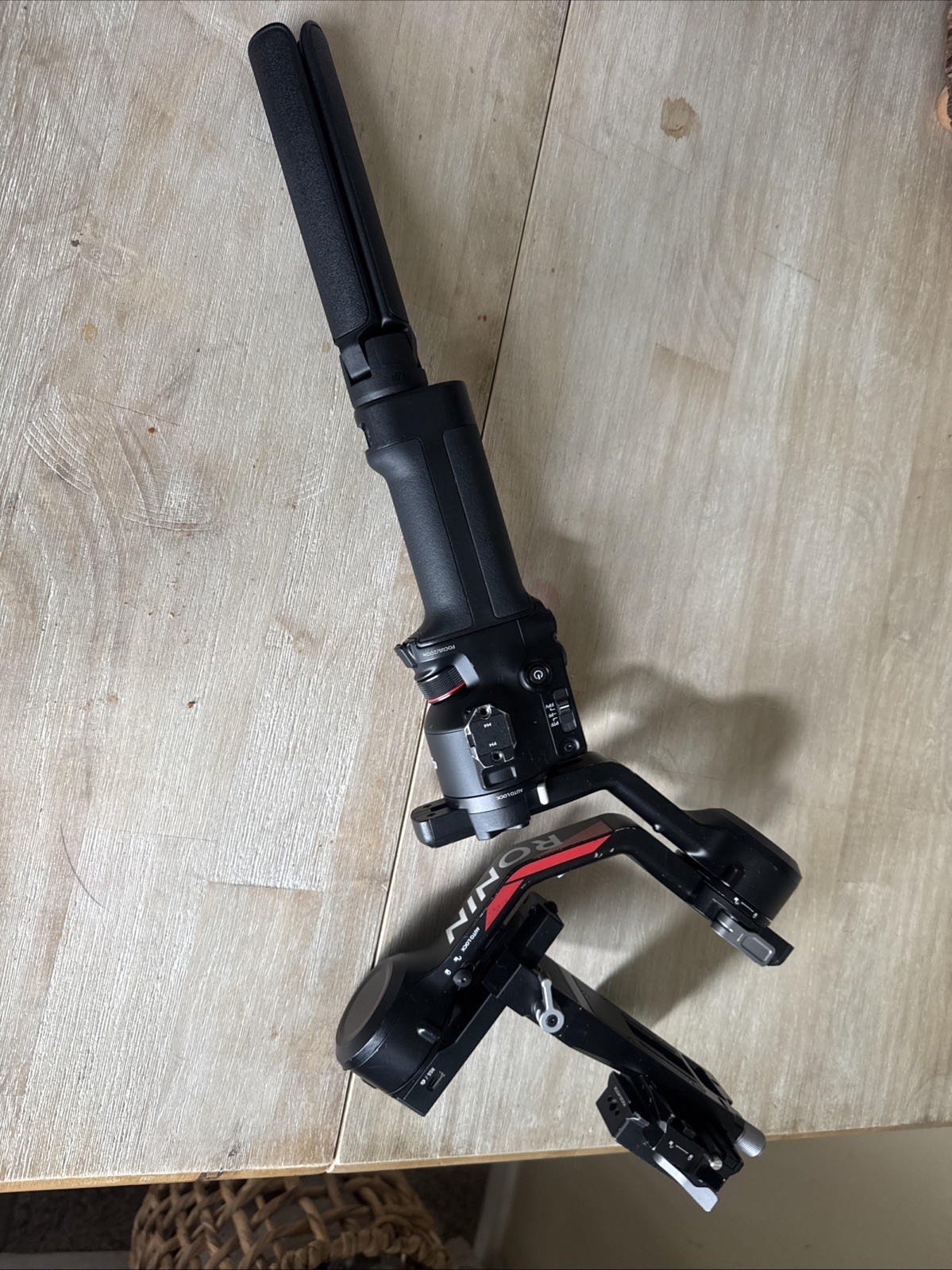 DJI RS 4 3-Axis Camera Gimbal Stabilizer Ronin With Box