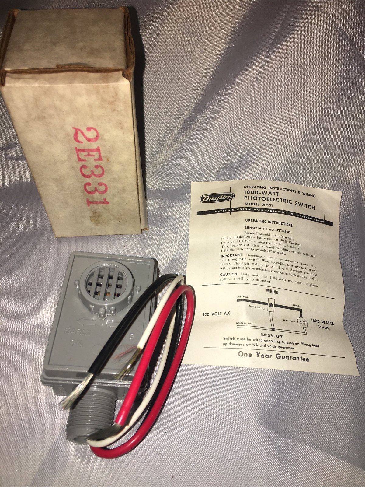 Dayton 2E331 Male Thread 1/2” Photoelectric Switch