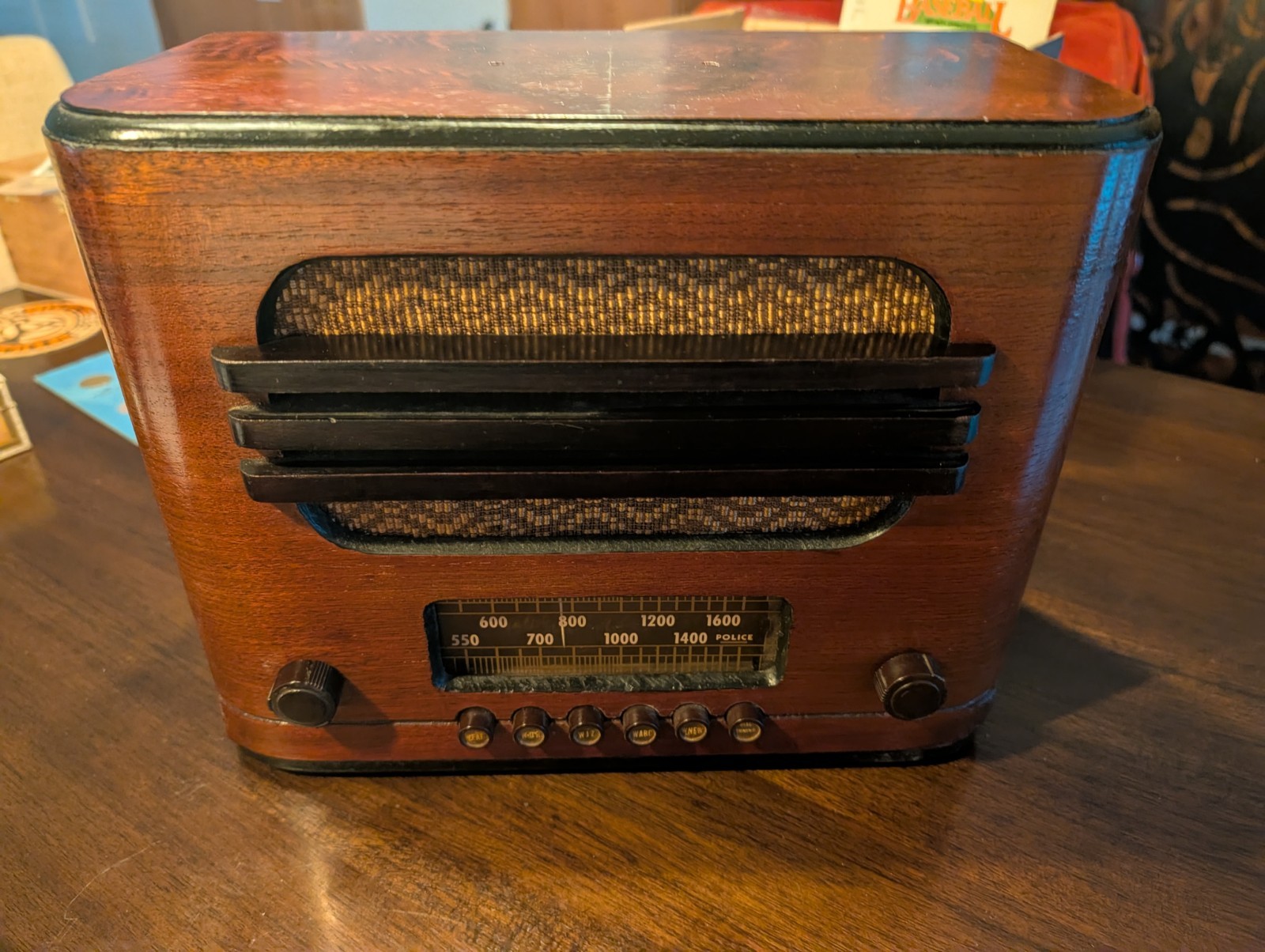 Vintage WESTINGHOUSE Art Deco TABLETOP RADIO  WR-258 1938. Plays