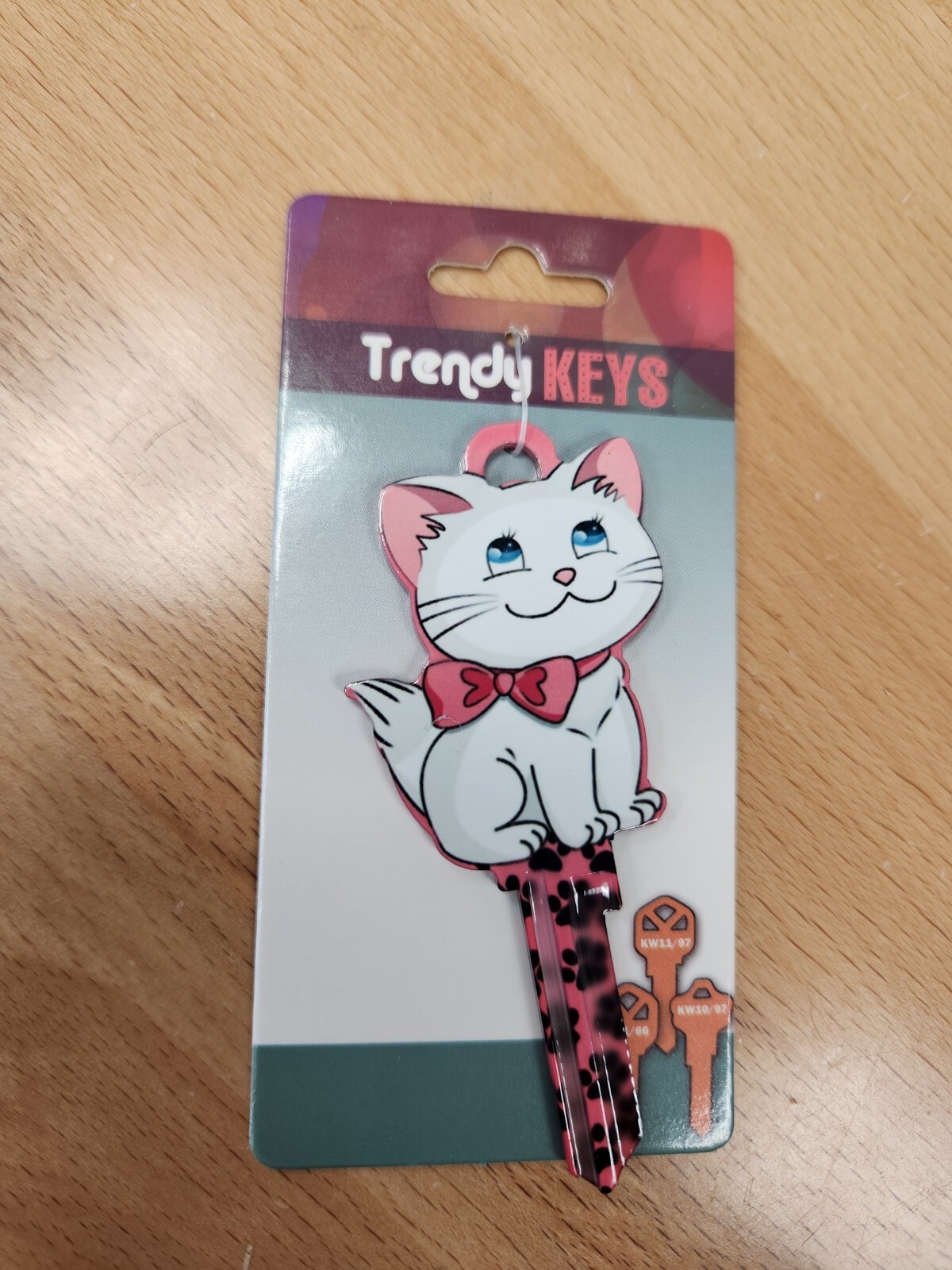 WHITE KITTEN SHAPED KWIKSET KW1/KW10 KEYBLANK - READ DETAILS BELOW