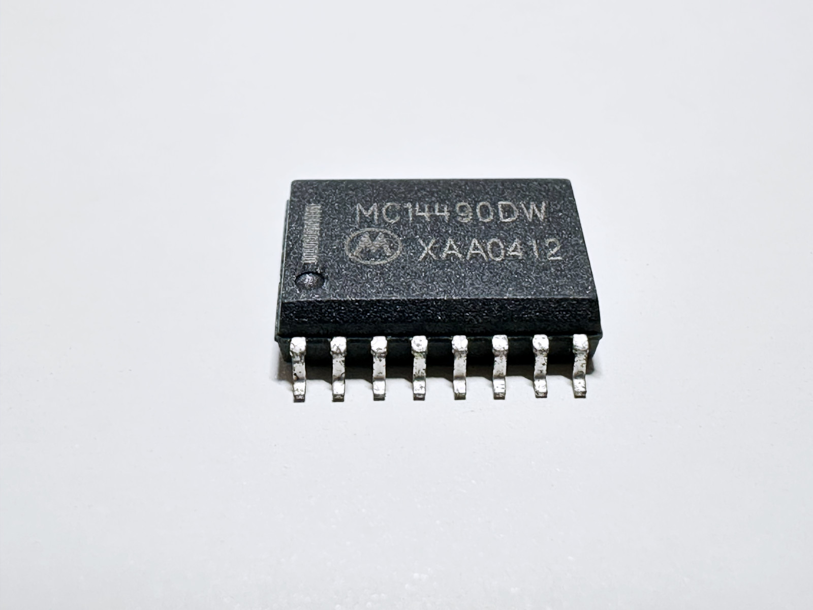 4PCS MC14490DW MC14490 Motorola Hex Contact Bounce Eliminator IC SOIC-16