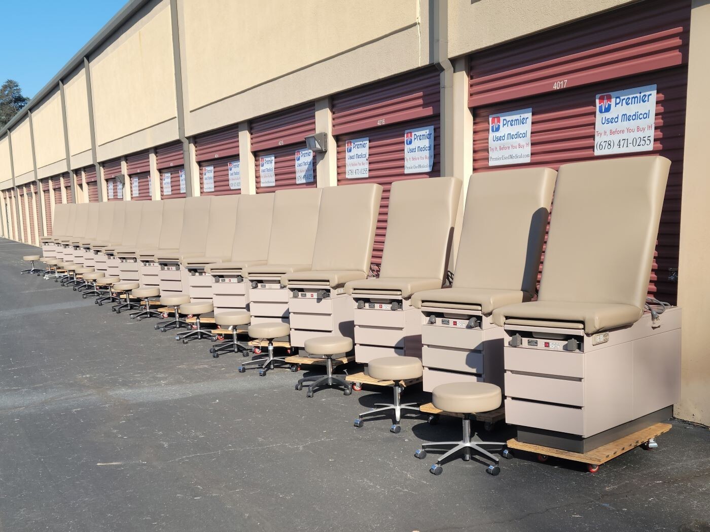 Ritter Midmark Exam Table 100-104’s New Creme Upholstery *Premier Used Medical*