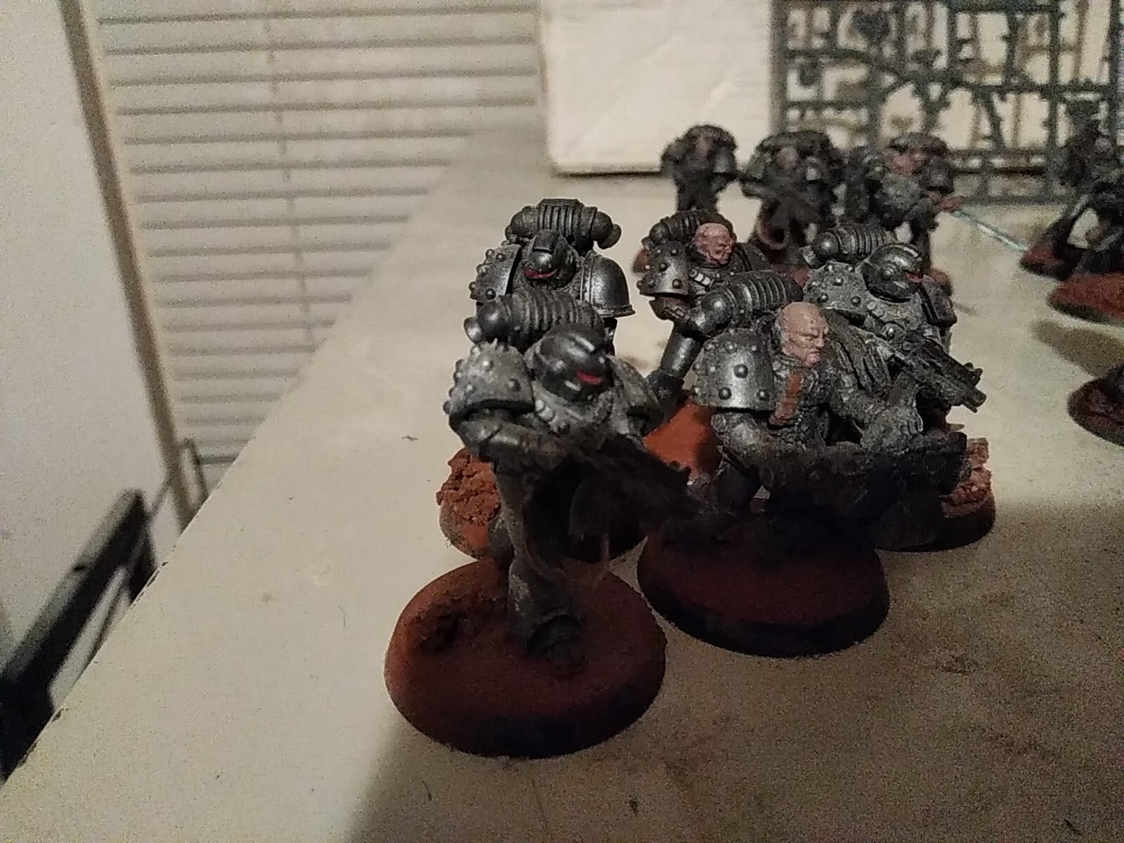 30 Mk 6 Space Marines With A Basic Steel/metallic Paint Scheme/bits Sprue