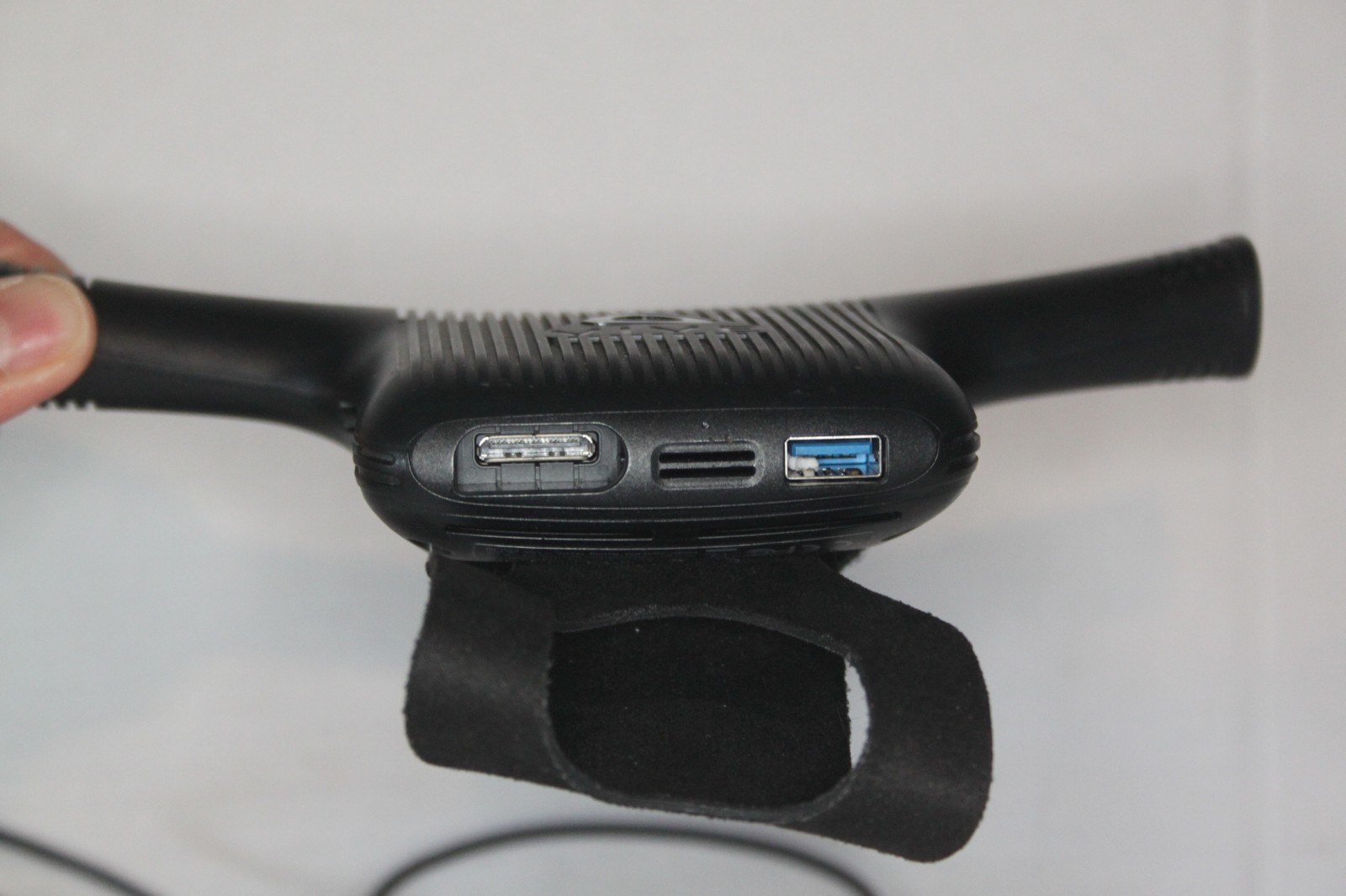 HTC VIVE Wireless Adapter Incomplete