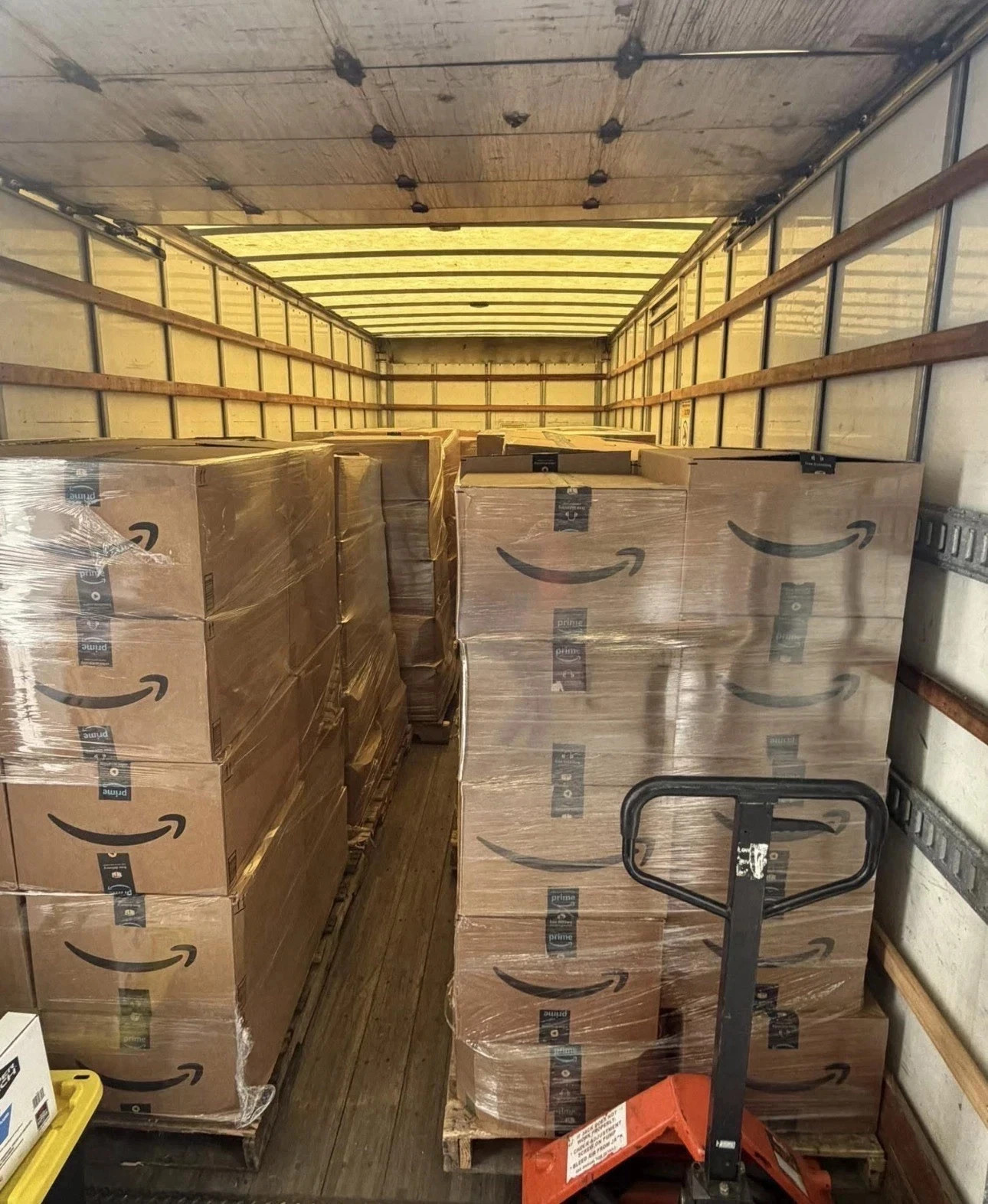 Bulk Liquidation Pallet – Amazon & Target Brand Name Returns