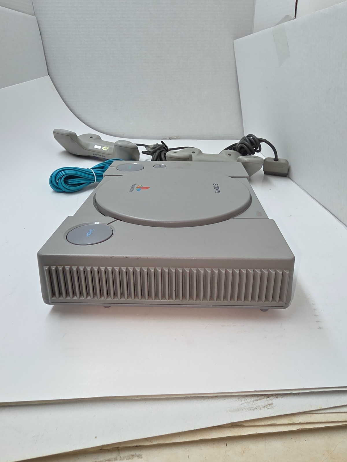 WORKING SONY PLAYSTATION 1 SCPH 5501 CONSOLE W/2 CONTROLLERS COMPLETE #H9