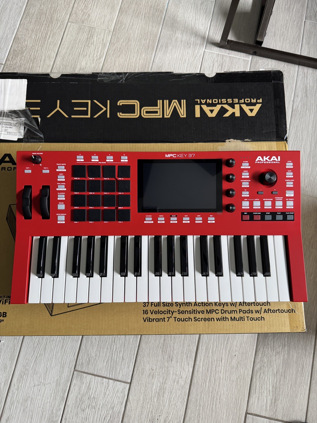 Akai Professional MPC Key 37 Standalone Sampling Workstation Near Mint