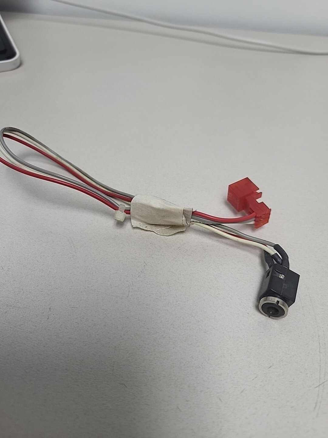 Hidden Grove Executive Treadmill Audio Jack Wire (121D)