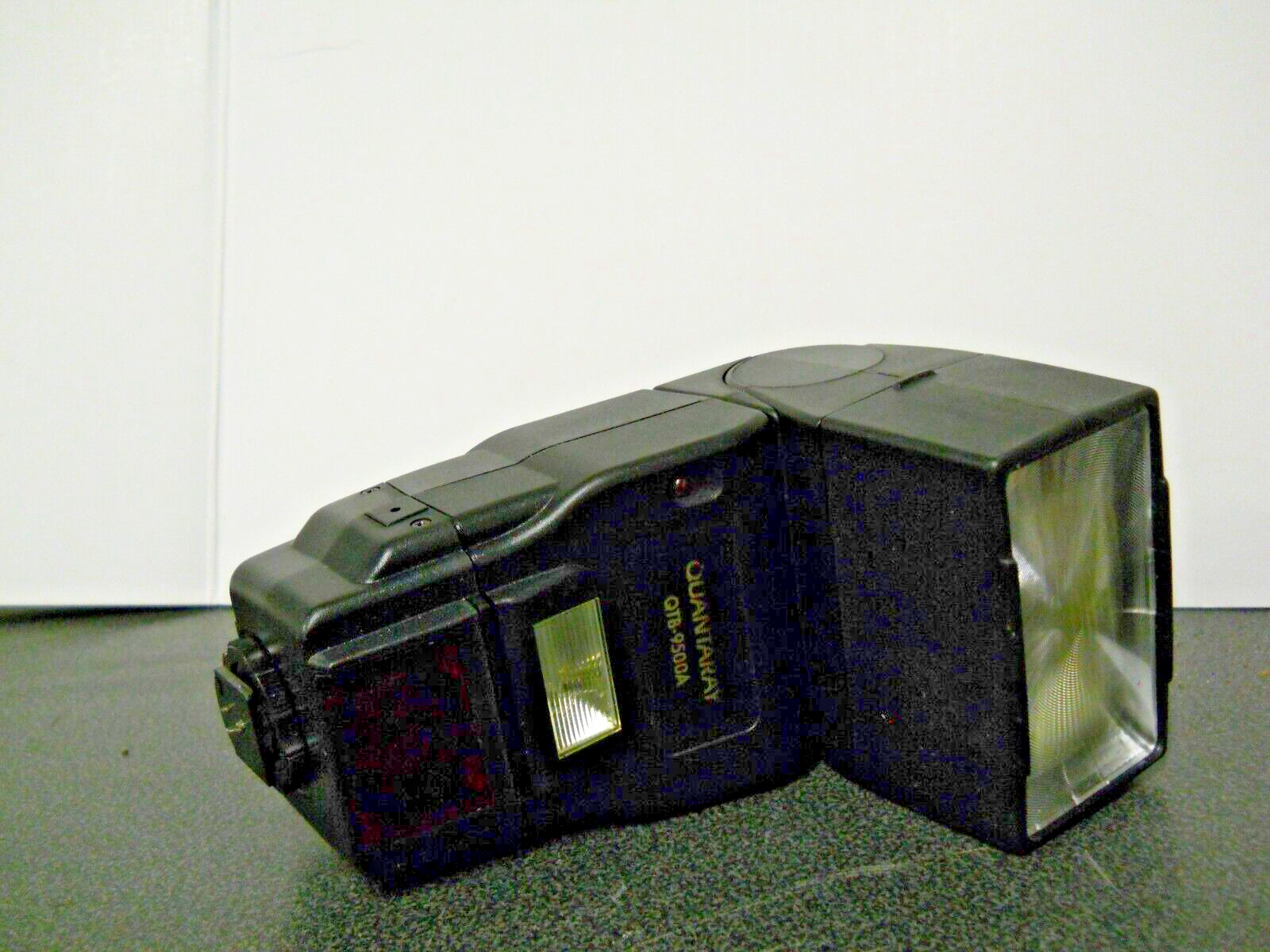 Quantaray QTB-9500A Hi-Power Twin Auto Flash Shoe Mount Flash