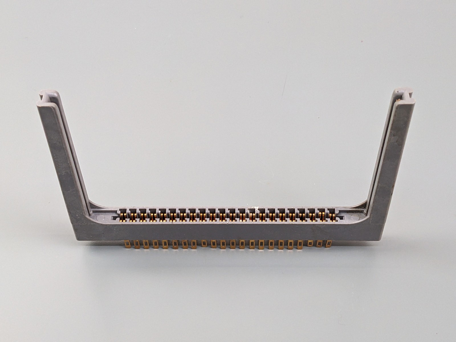 ELCO 6022 Card Edge Connector 44 Pin 0.156in Spacing
