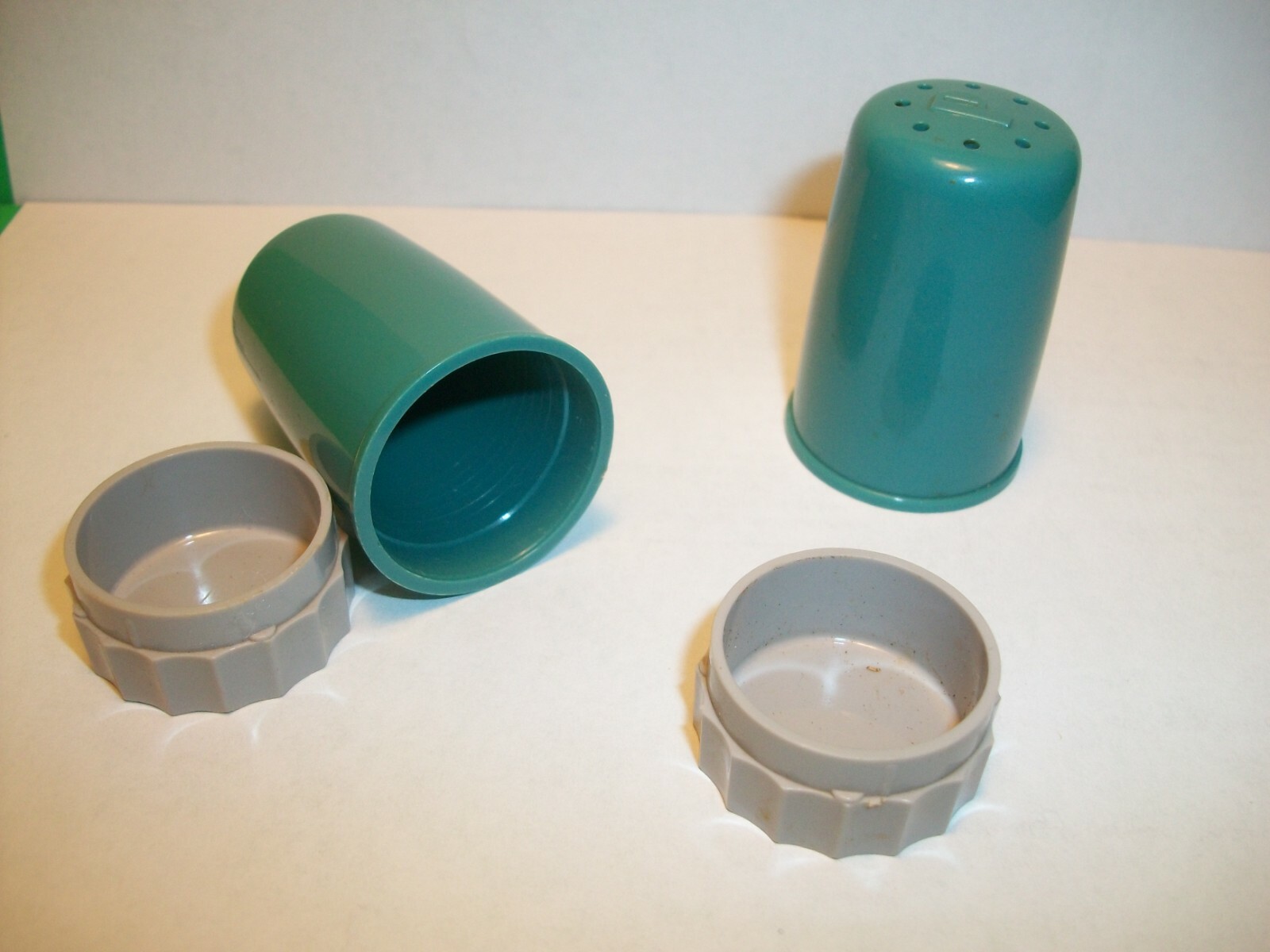 Vintage Retro ~ Green Salt & Pepper Shakers