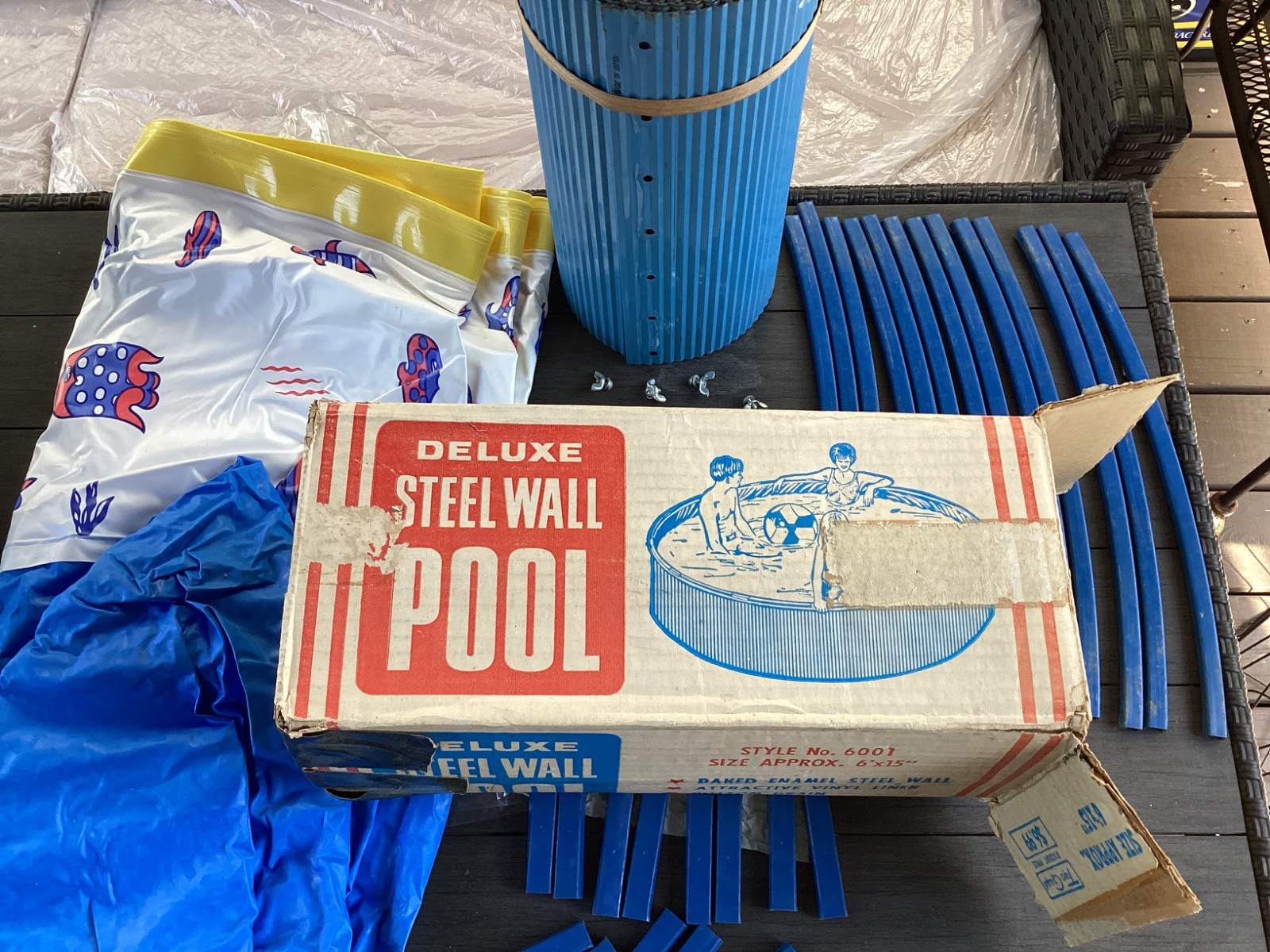 NICE Vintage 1960s 70s Two Guys Deluxe Round Above Ground Swimming Pool Toddlers