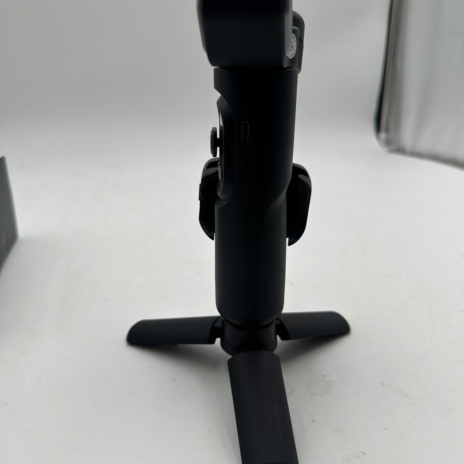 Aochuan Smart XE 3-Axis Smartphone Stabilizer