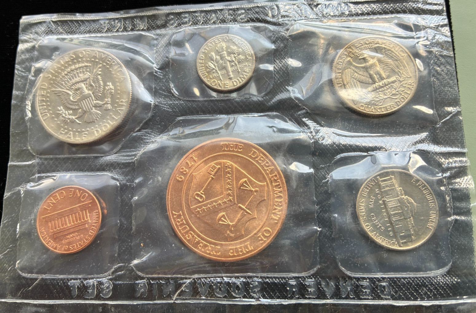 Full Set of 6-1977 UNCIRCULATED coins Denver Mint COIN Never touched