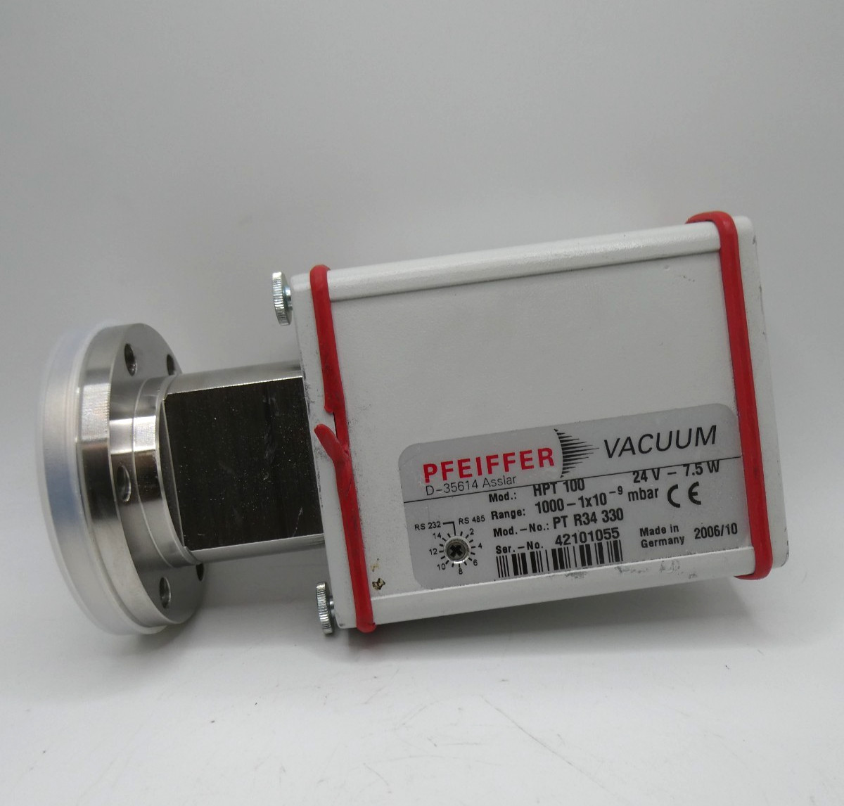 Pfeiffer HPT-100, PT-R34-330 2006 dc Combo Digital KF Flange Pirani Vacuum Gauge