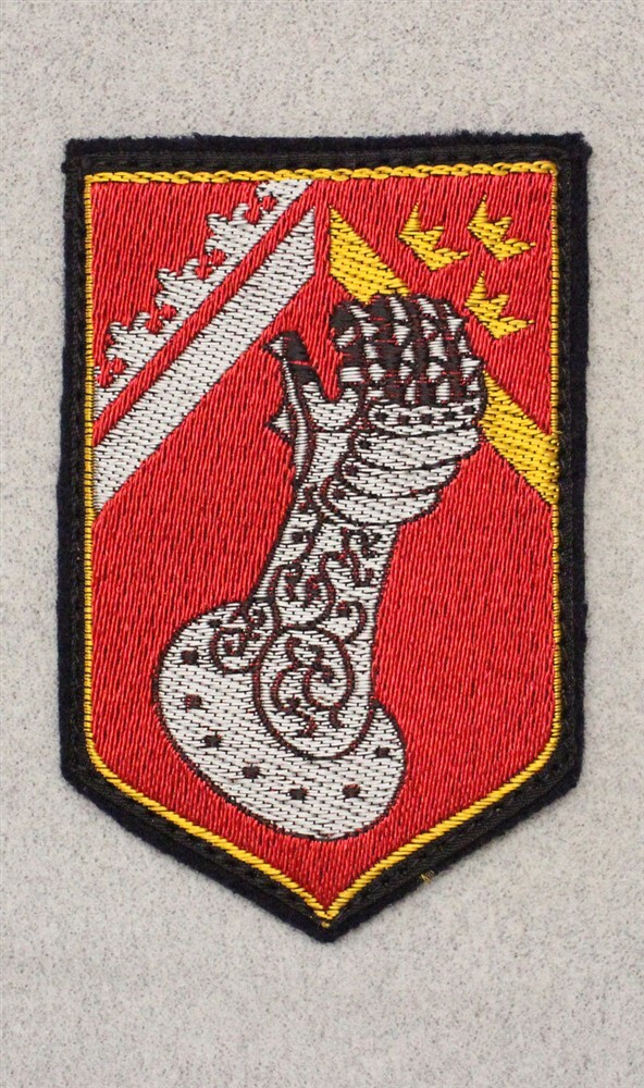 French Cloth Badge 5208: 6e Division Blindee - woven