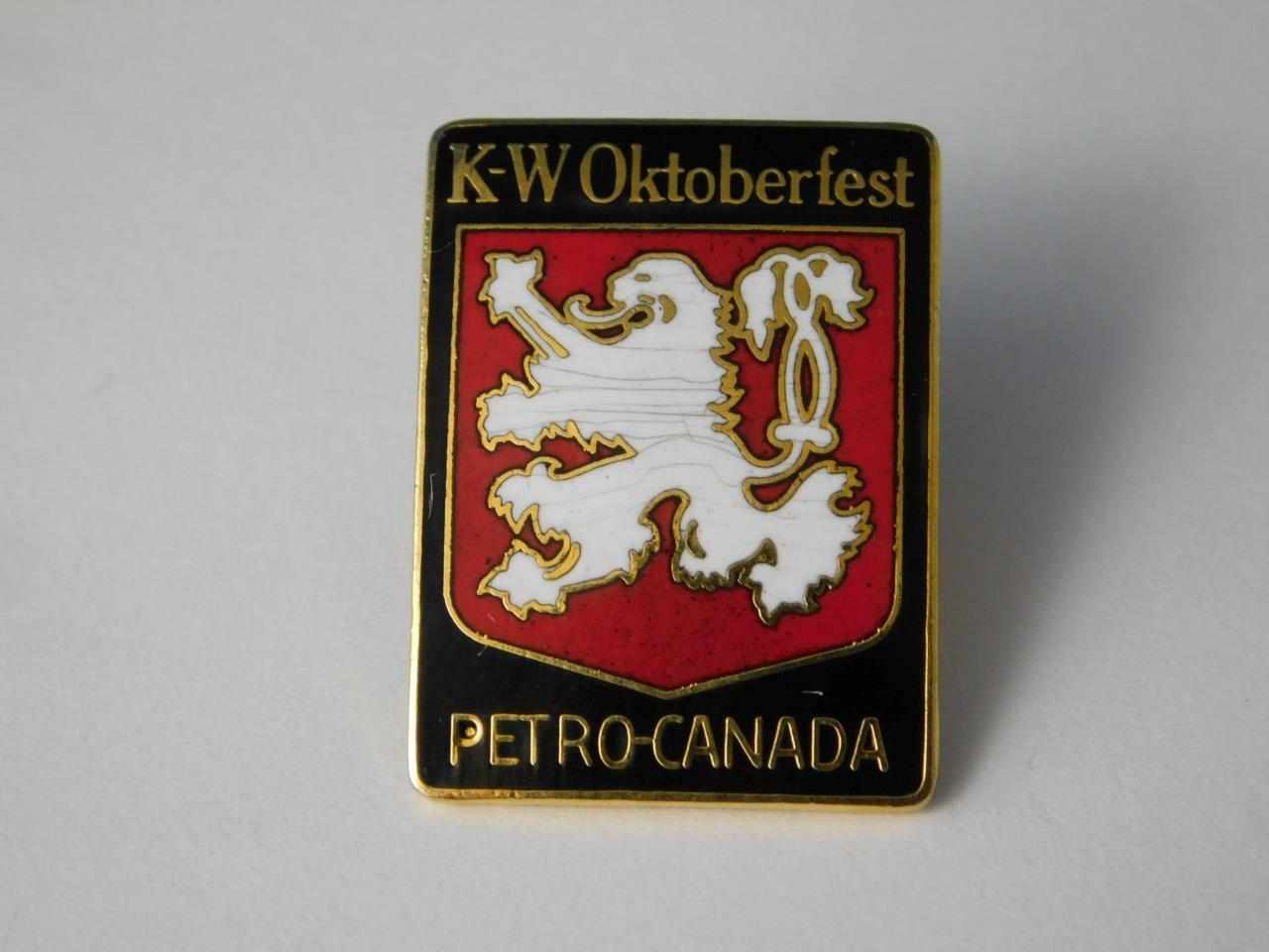 PETRO CANADA GAS OIL COMPANY OKTOBERFEST VINTAGE PIN BUTTON COAT OF ARMS PROMO