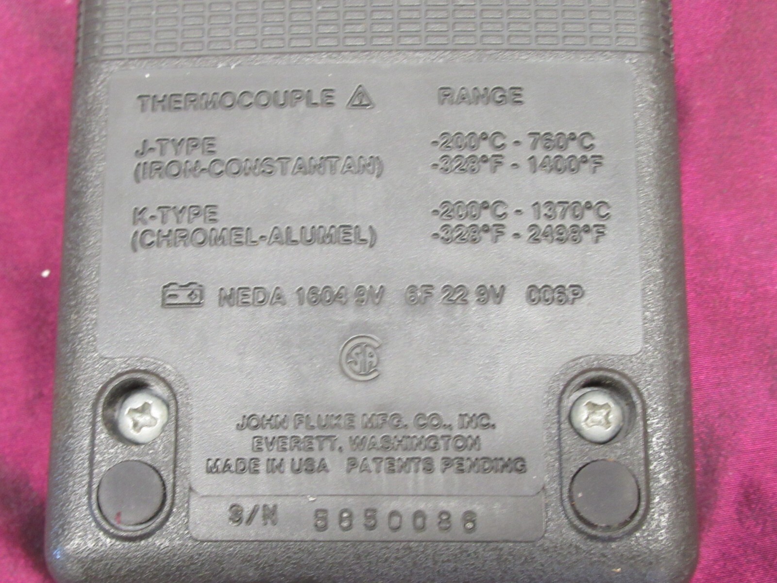 Fluke 52 K/J Digital Thermometer