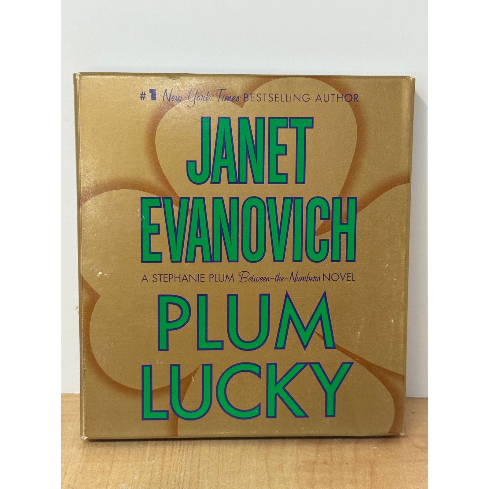 Plum Lucky Janet Evanovich Stephanie Plum Audiobook CD Unabridged Lorelei King