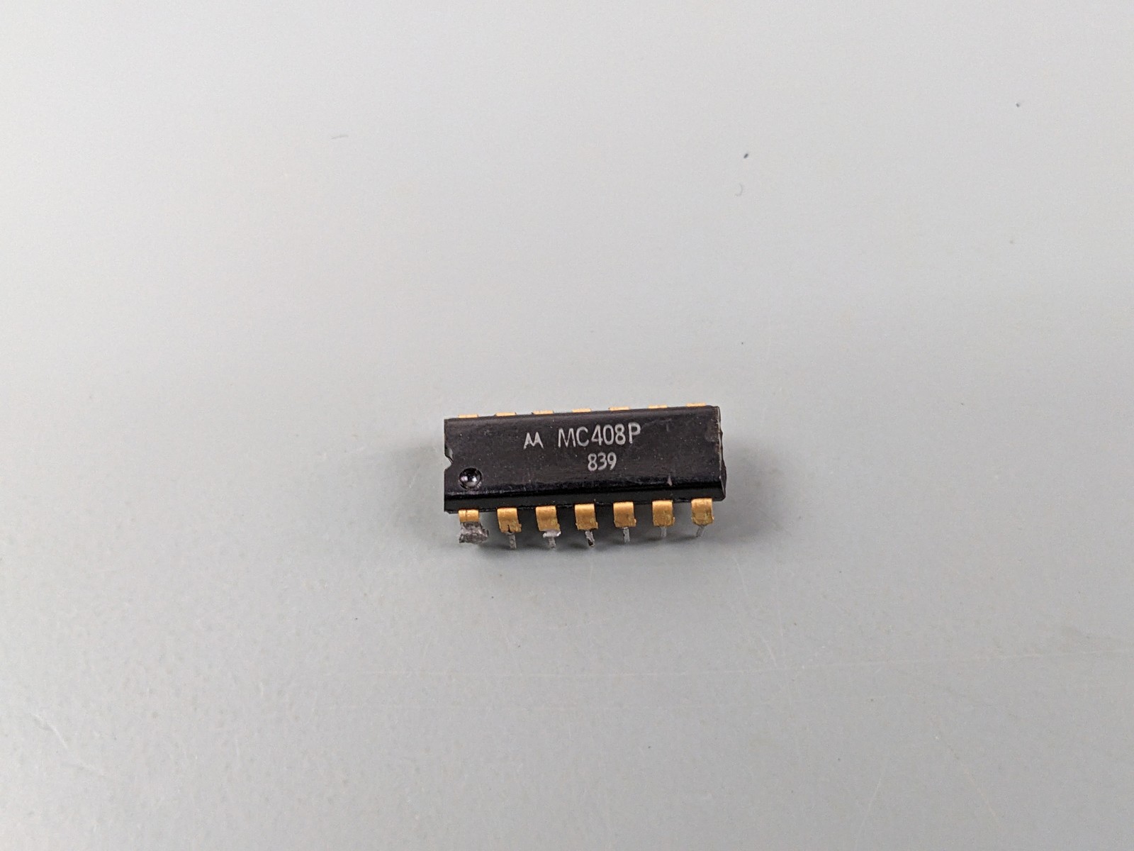 (2) Motorola MC408P MTTL Quad 2-Input NAND Gate ICs, SOLDER PULLS