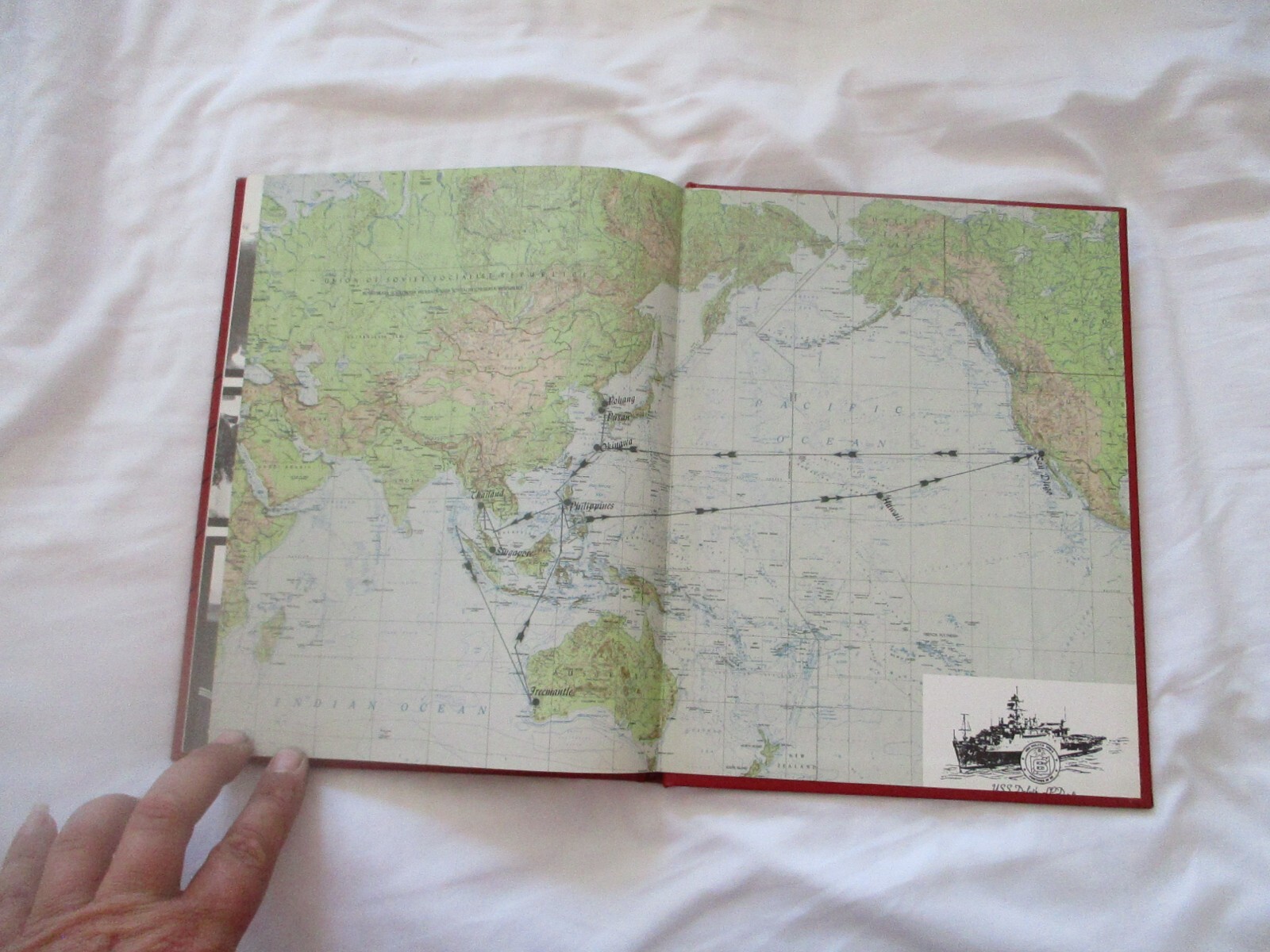 US Navy USS Duluth LPD-6 1987 WESTPAC Deployment Cruise Book