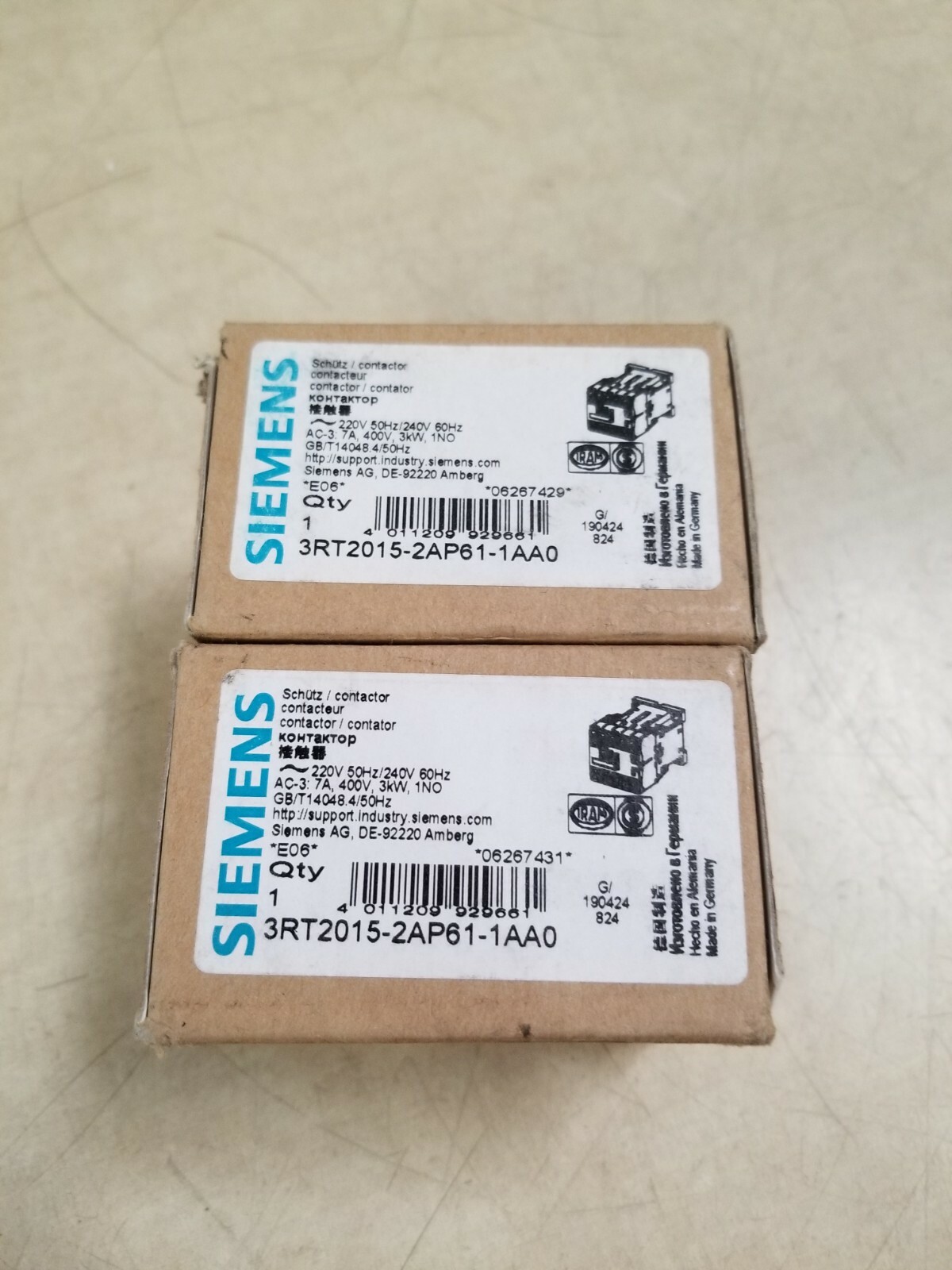 Lot of 2 - Siemens 3RT2015-2AP61-1AA0, CONTACTOR S00 7A 240VAC 1NO SPRG VRT