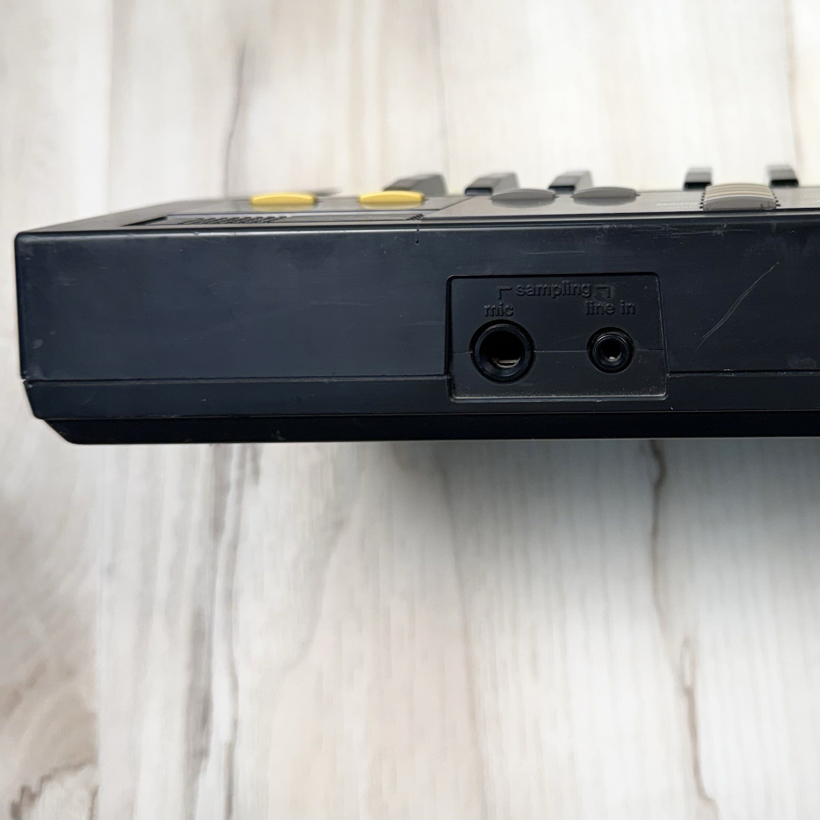 VTG CASIO SK-1 Portable 32-Key Lo-Fi Electronic Sampling KEYBOARD Tested WORKS