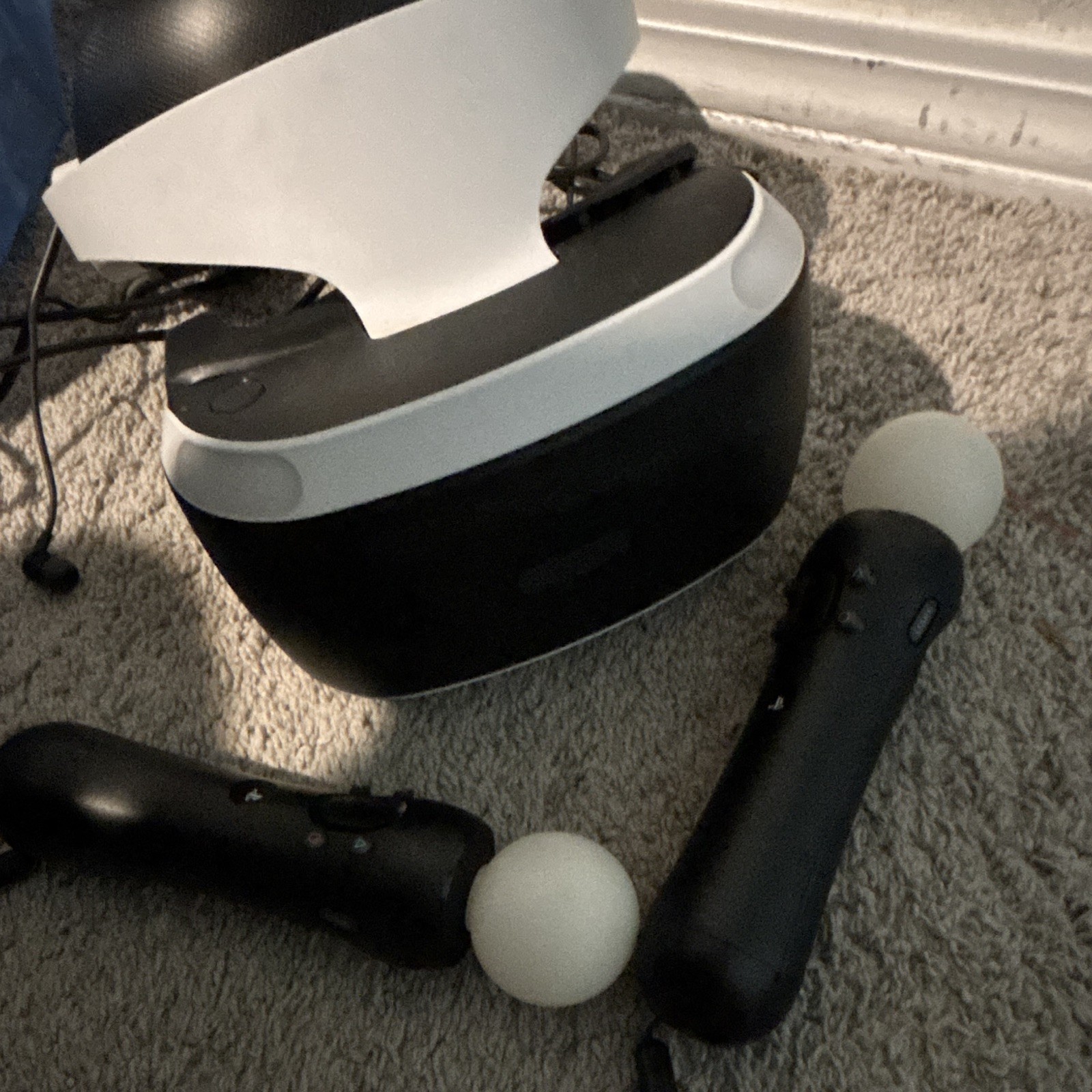 Sony PlayStation VR PSVR Headset 120Hz + 2 PS Move Controllers + Charging Dock