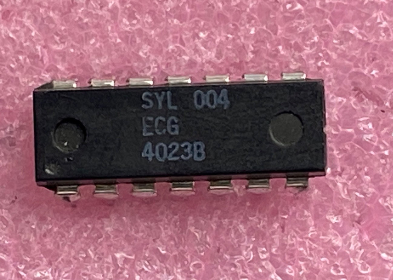 Sylvania ECG4023B Triple 3-input NAND Gates Integrated Circuit