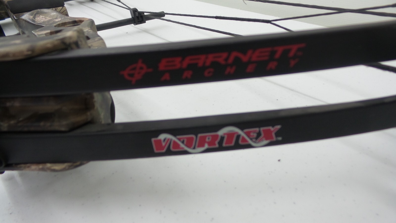 BARNETT VORTEX ELUDE HUNTER COMPOUND BOW (105731-1 R BY74)