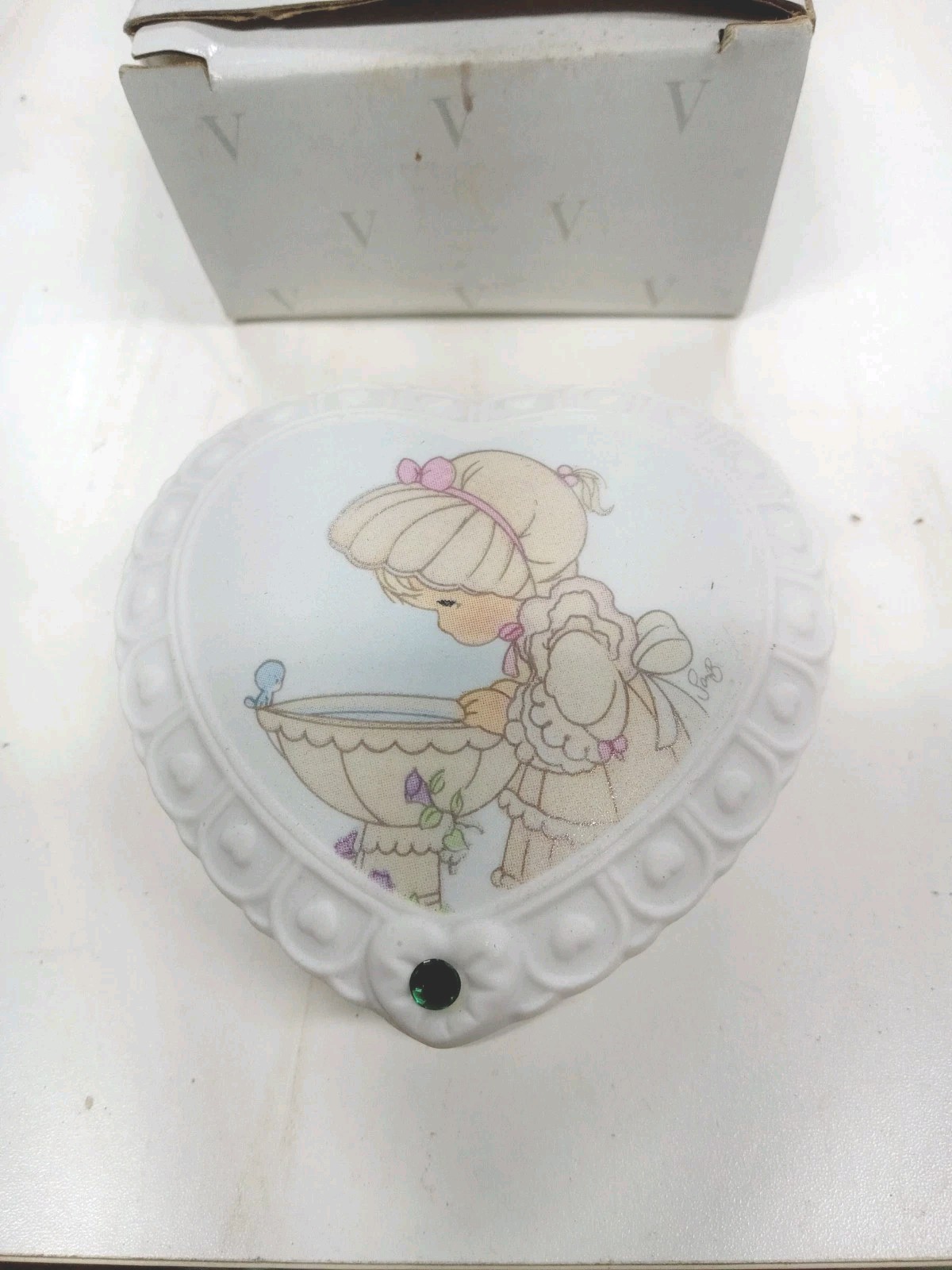 Avon Precious Moments Heart Porcelain Trinket Box May 1996 Collectible T24