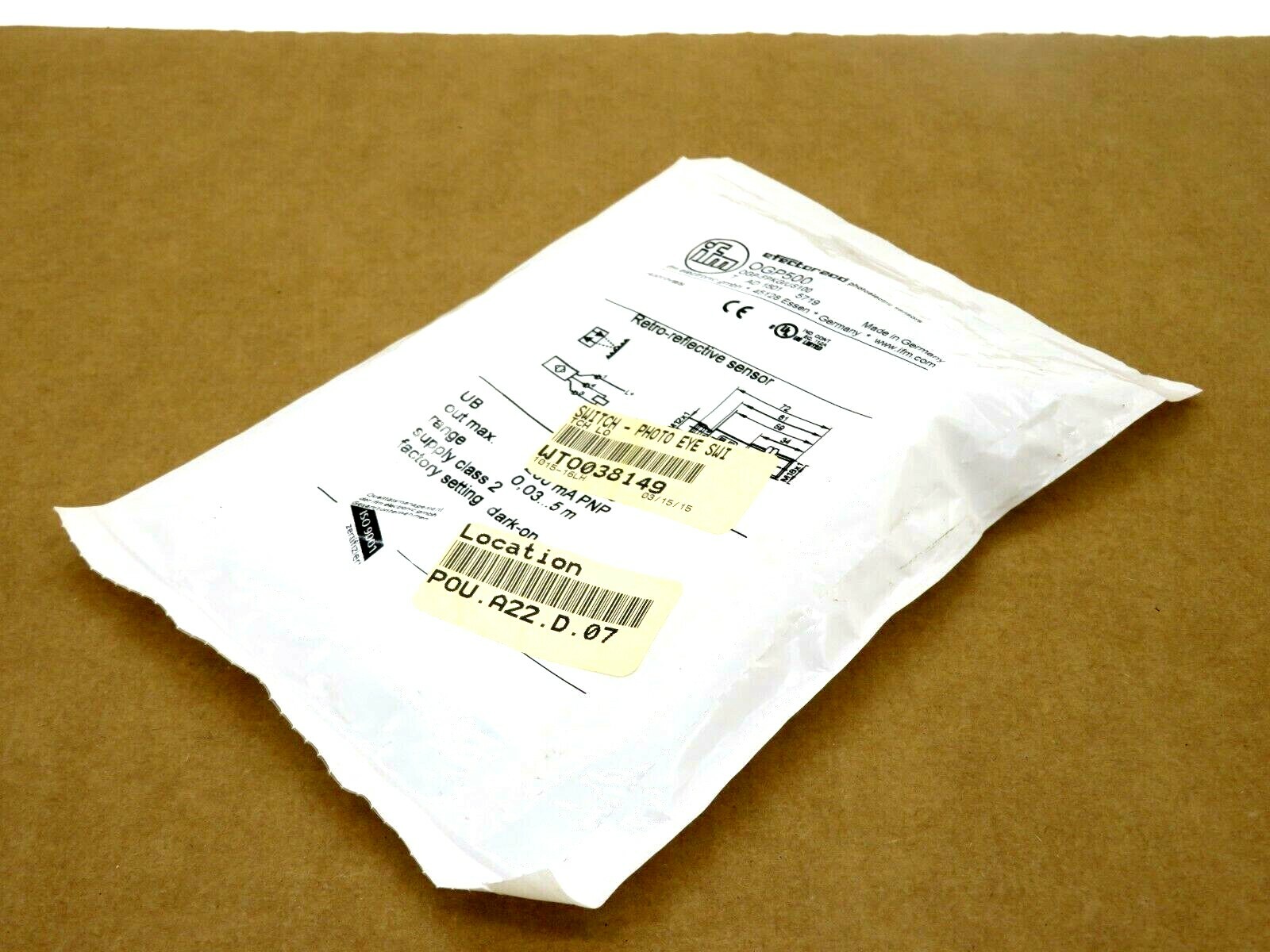 NEW EFECTOR IFM OGP-FPKG/US100-OGP500 RETRO REFLECTIVE SENSOR OGP500