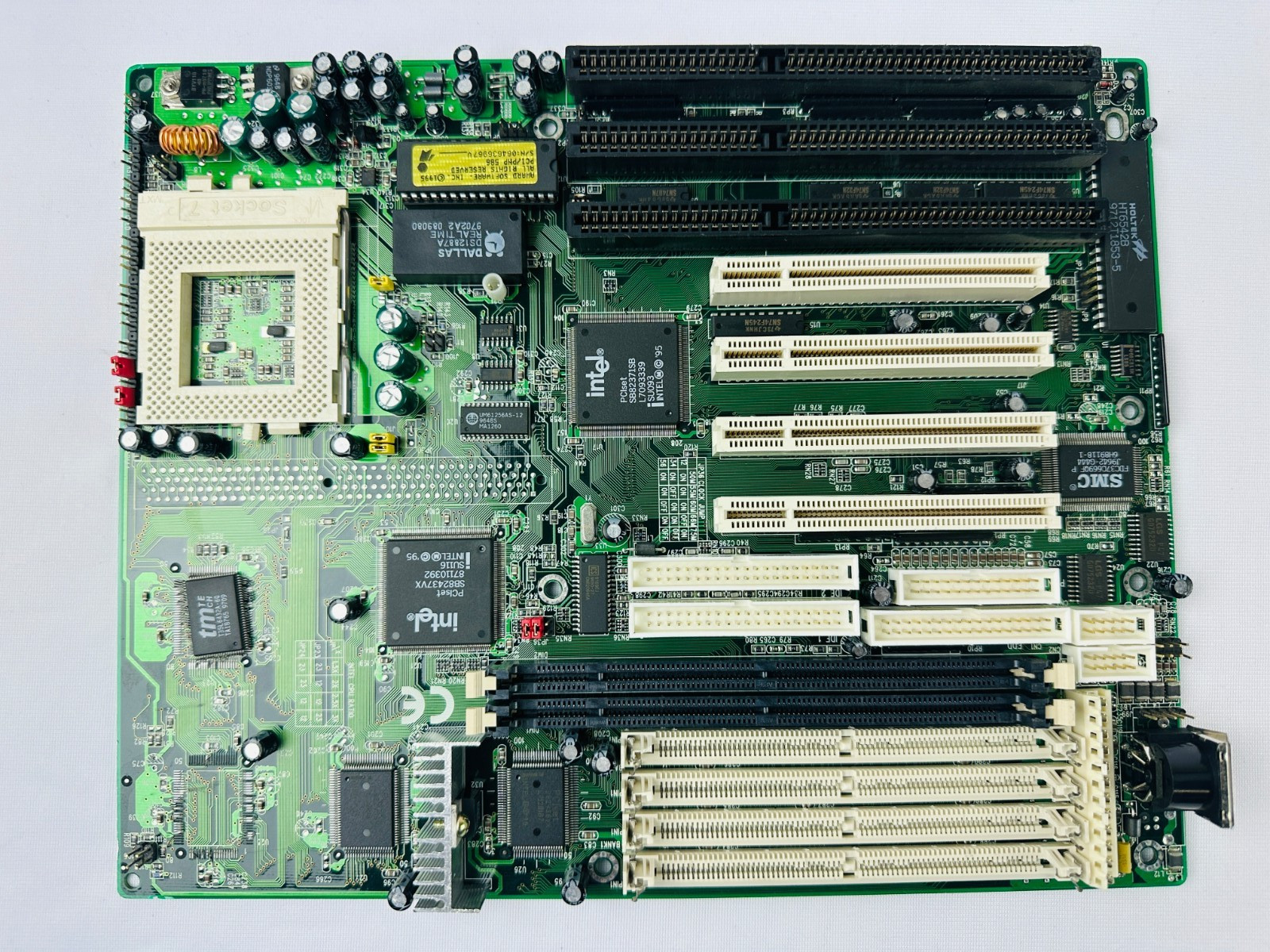 Shuttle HOT-557 Motherboard