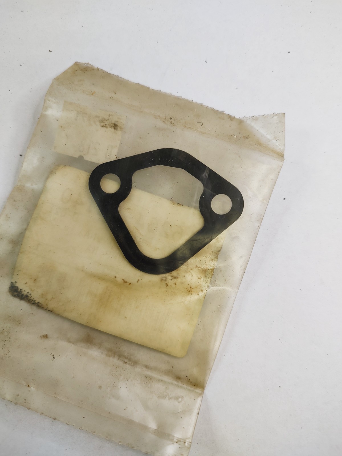 Genuine OEM Kubota 16264-52140 F / Pump Gasket