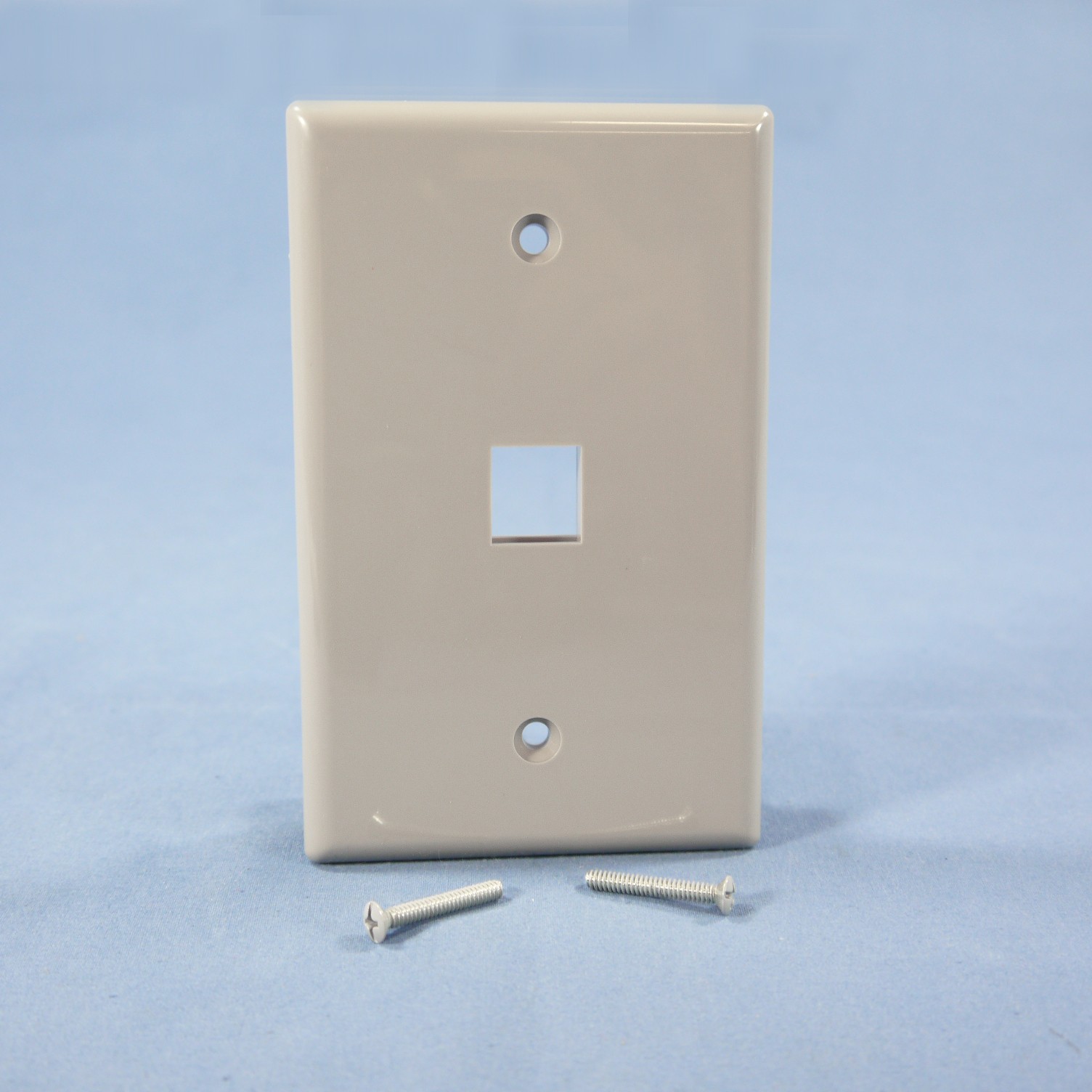 Cooper 5510GY-MSP Gray 1-Gang Mid-Size Flush 110 Style 1-Port Nylon Wallplate