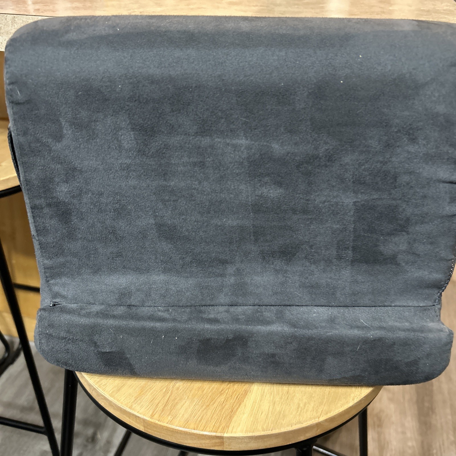 Black Pillow Pad Multi-Angle Soft Tablet Stand Side Pocket Great Condition