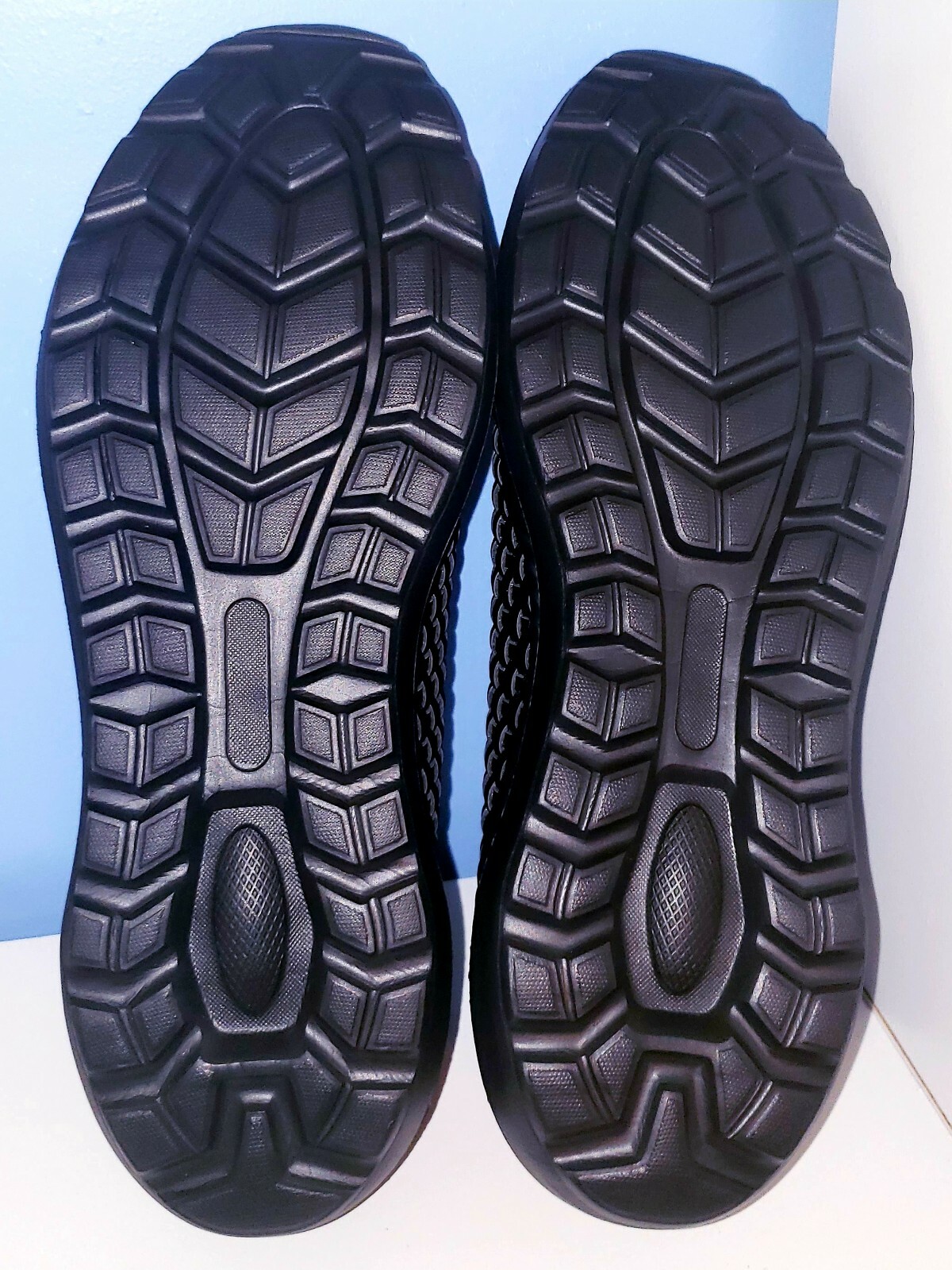 Men's Breathable Sneakers Sports Athletic Running Exercise Shoes sz. 9 BLACK