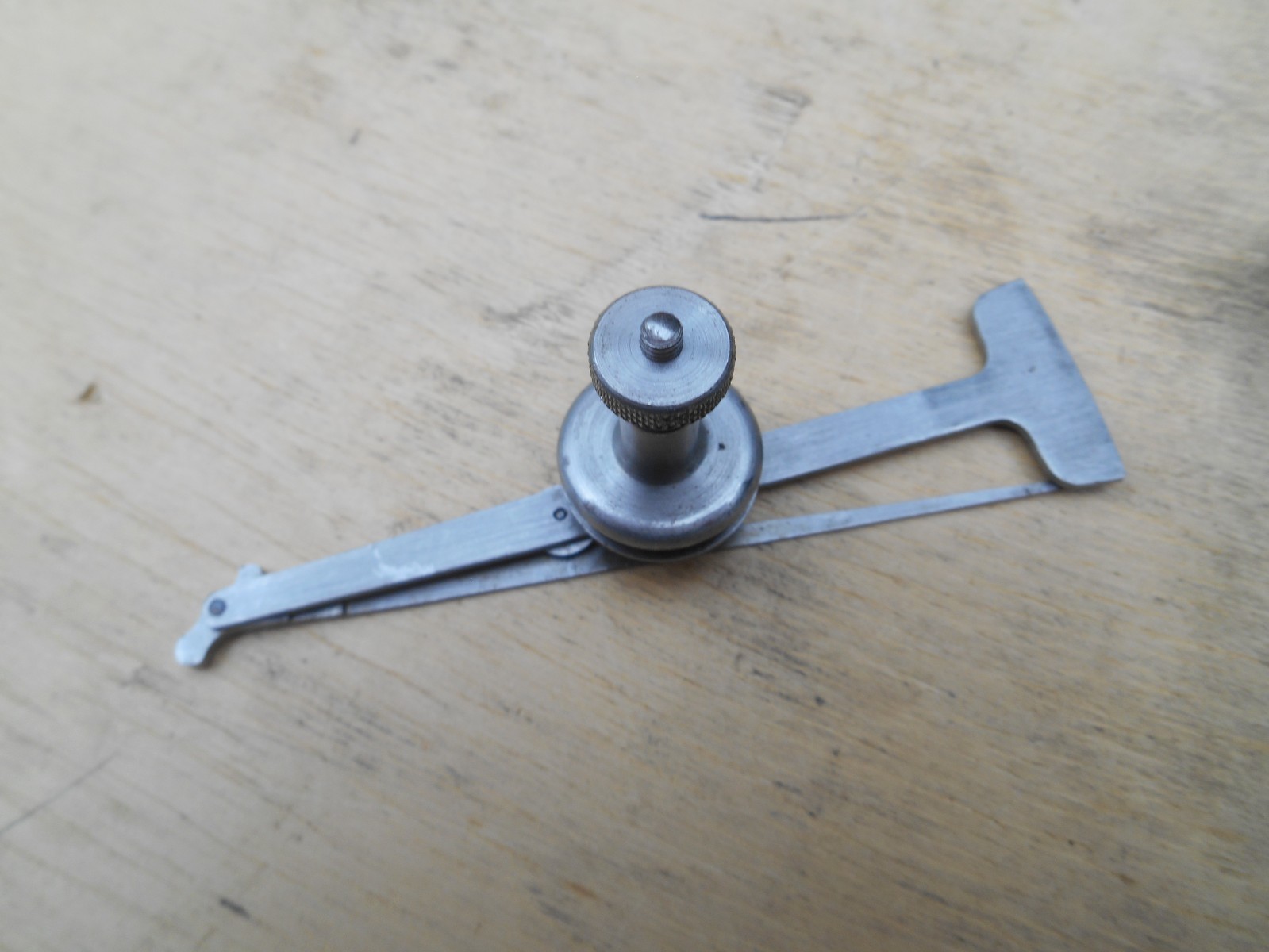 STARRETT NO. 64 UNIVERSAL TEST INDICATOR