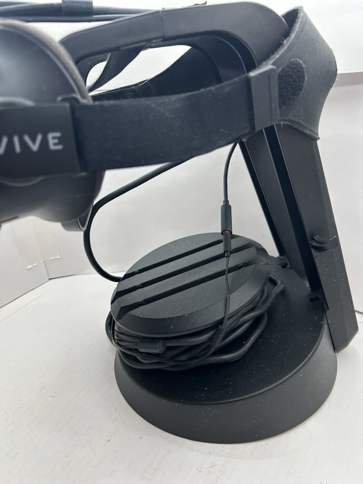 HTC Vive Virtual Reality Headset OPJT100 Only With Stand - TESTED