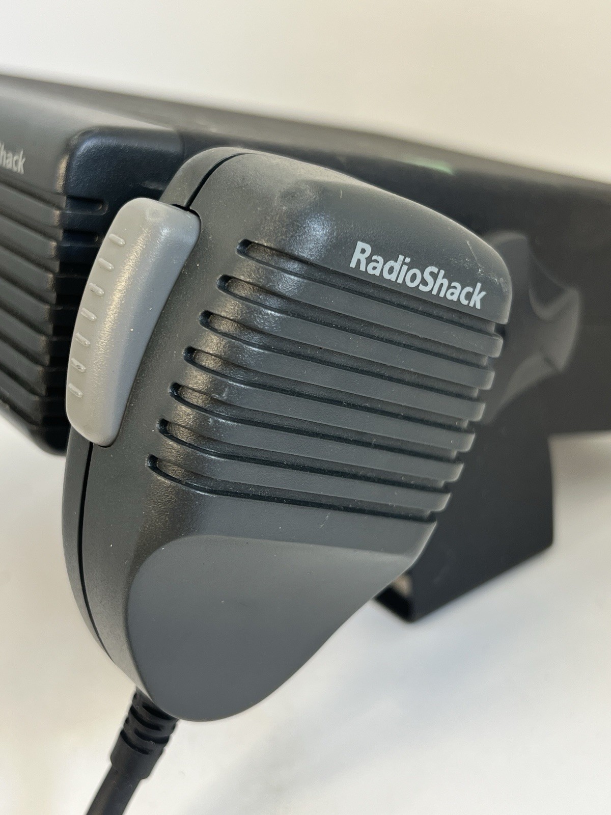 RadioShack 19-1210 2CH Mobile VHF Transceiver w/ Mic Bracket Untested