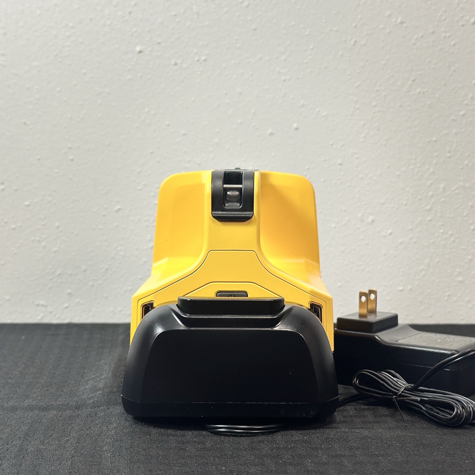 Pelican Rechargeable Lantern 9050