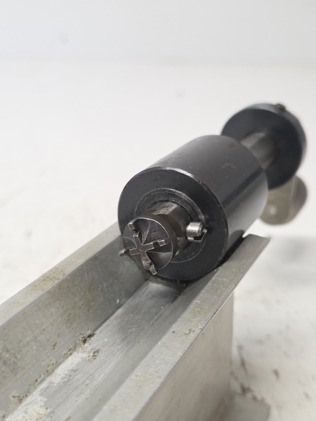 Herter's Case Trimmer w/#1 Collet & .30cal Chamfer & Deburring Pilot