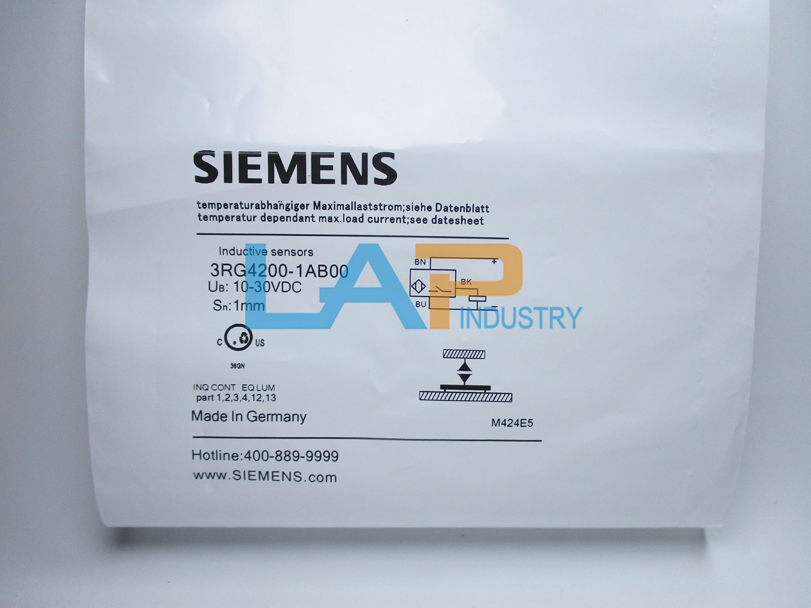 New Siemens 3RG4200-1AB00 Inductive Proximity Switch
