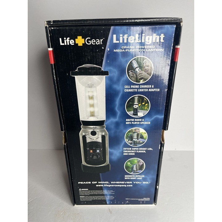 LIfe Gear LifeLight-Crank Power Light and Radio New