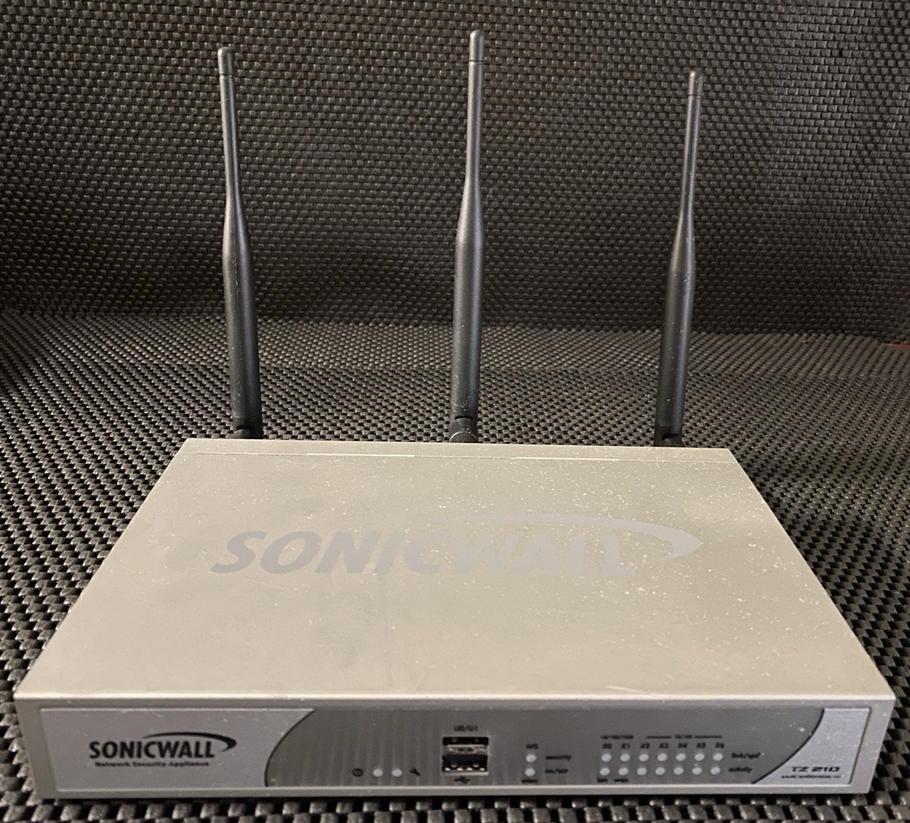 SonicWall TZ 210 Wireless-N APL20-065 WLAN Network Security Firewall Appliance